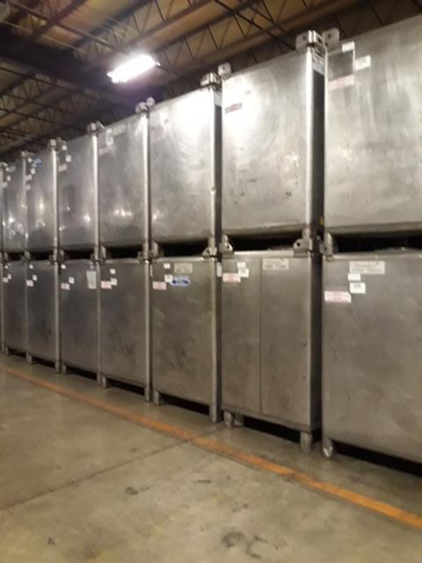 10 totes 350 Gallon each - Image 2 of 13