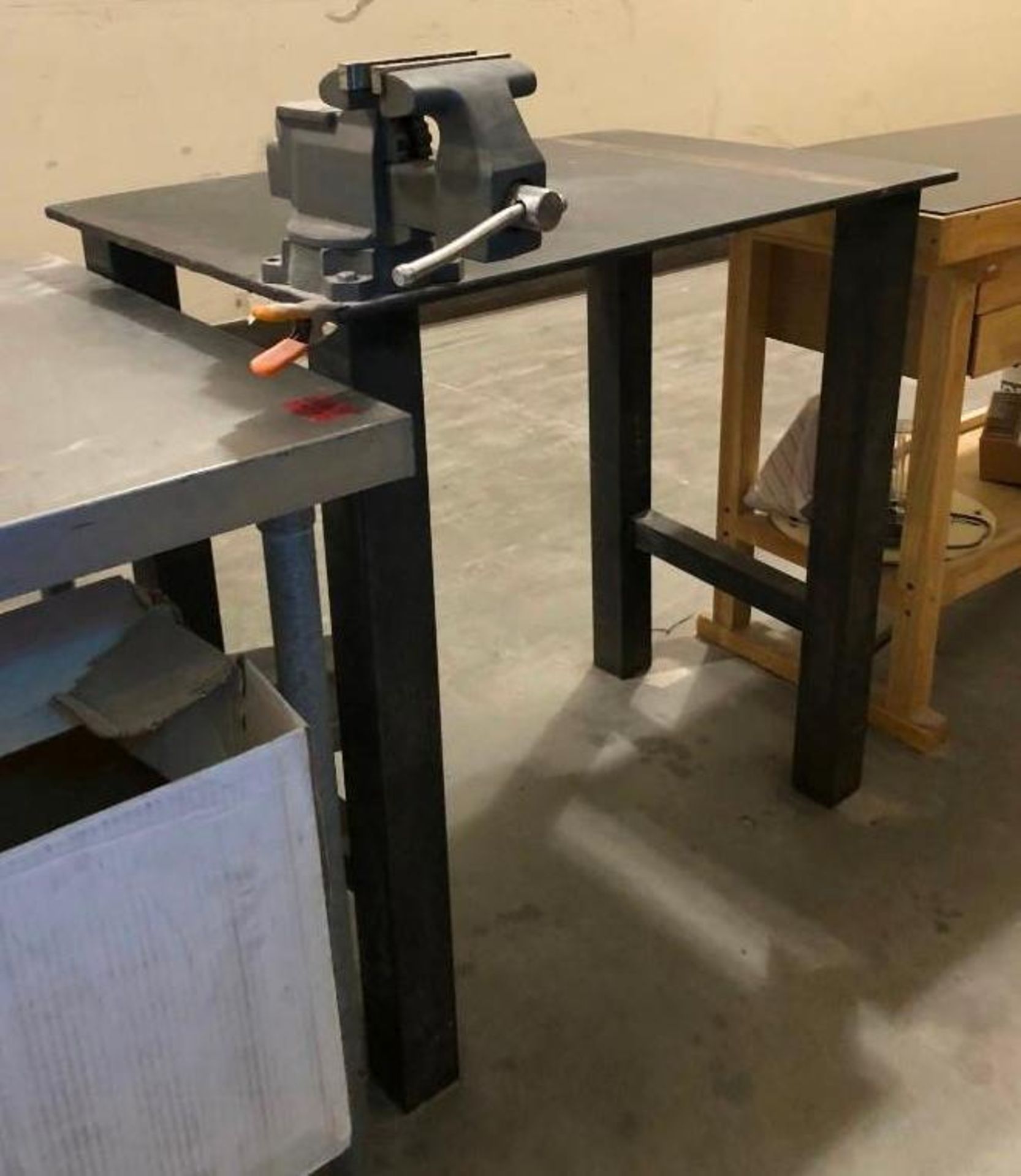 Small work table with Vice attached 2' x 3' - Image 3 of 3