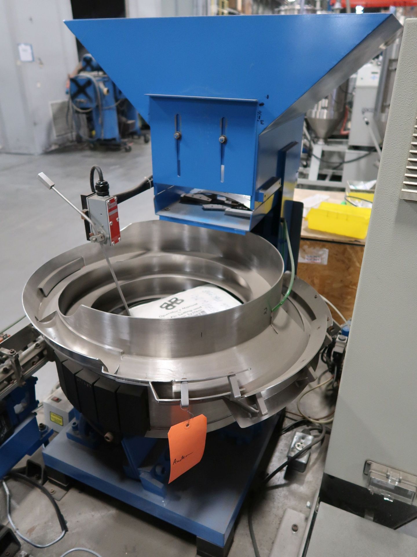 BBD PIN SETTING AND INSPECTION SYSTEM; S/N 07009, 22" VIBRITORY BOWL, 8-POSITION PIN SETTER, - Image 3 of 7