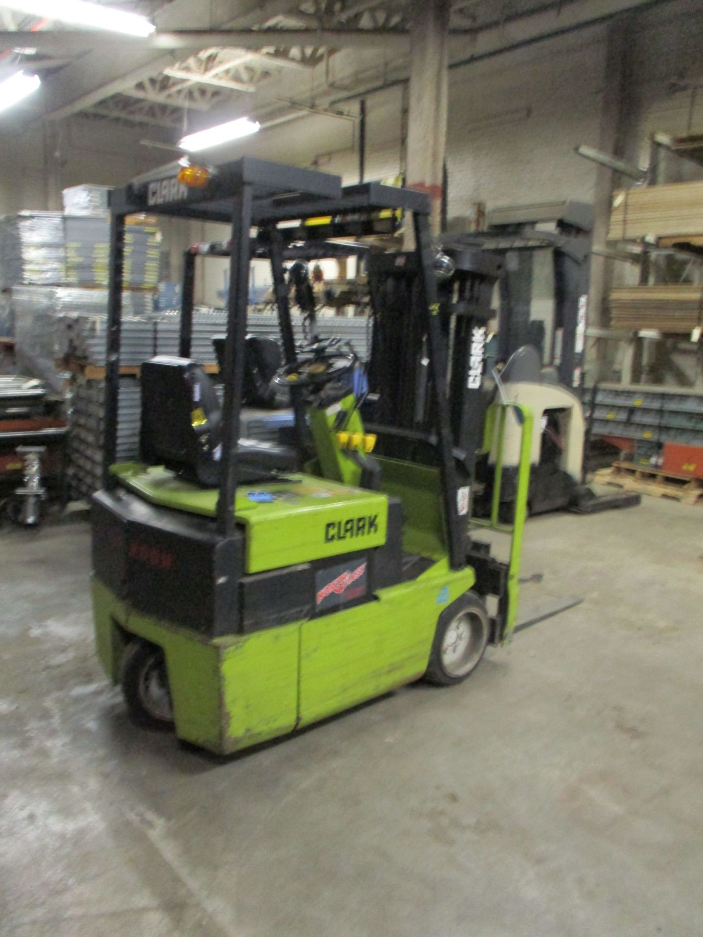 3,000 LB. CLARK MODEL TM15S ELECTRIC 3-WHEEL TYPE LIFT TRUCK; S/N TM247-0082-9091FB, 3-STAGE MAST, - Image 2 of 4