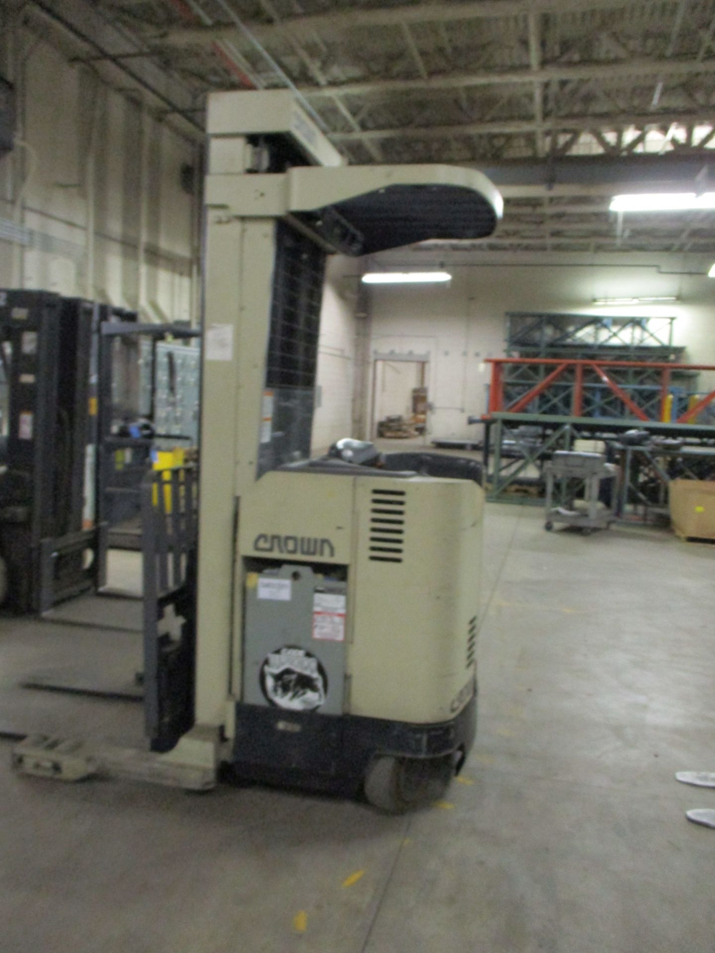 3,500 LB. CROWN MODE3L RR3520-35 ELECTRIC REACH TRUCK; S/N 1A1-74493, 107" MAST HEIGHT, 42" FORKS, - Image 3 of 7