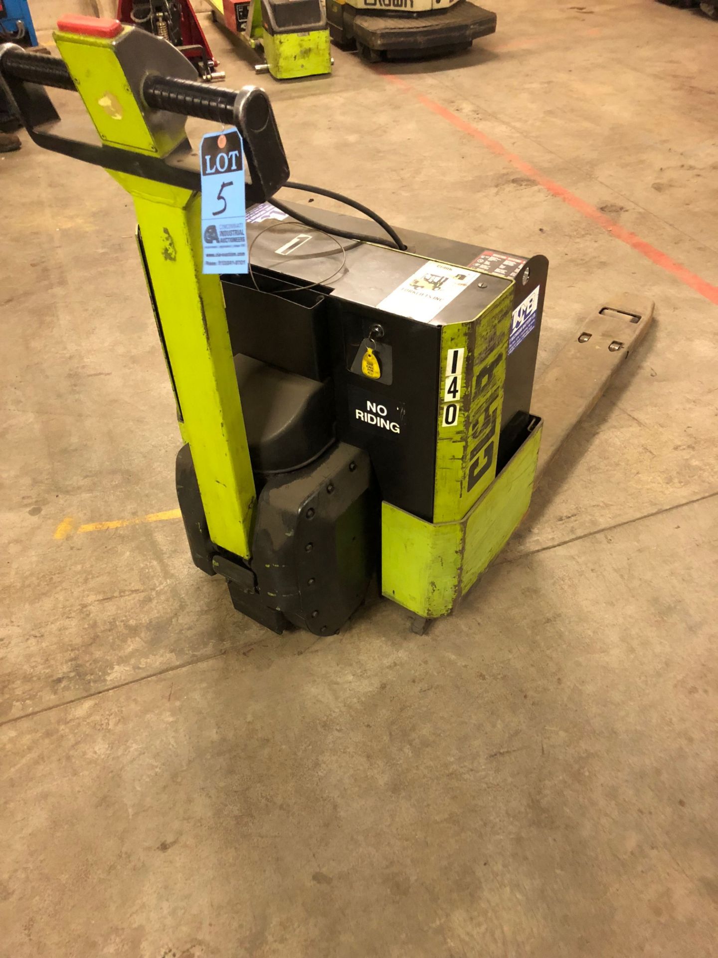 4,000 LB. CLARK MODEL WP40 ELECTRIC PALLET TRUCK; S/N WP40-0026PM-7122, 24 VOLT