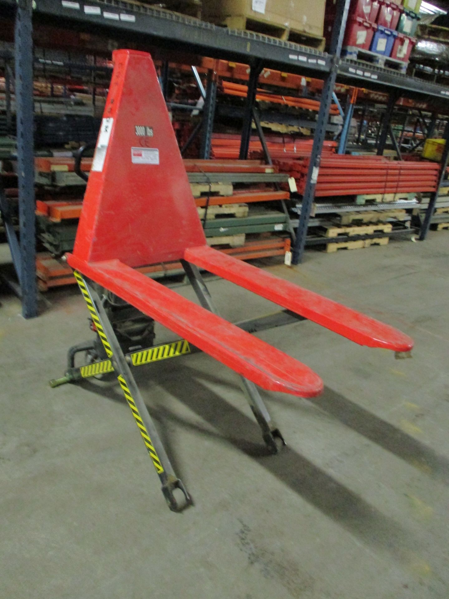 3,000 LB. DAYTON MODEL 11K281 ELECTRIC / MANUAL HIGH LIFT PALLET TRUCK; S/N GD1511057, 32" LIFT, 46" - Image 4 of 5