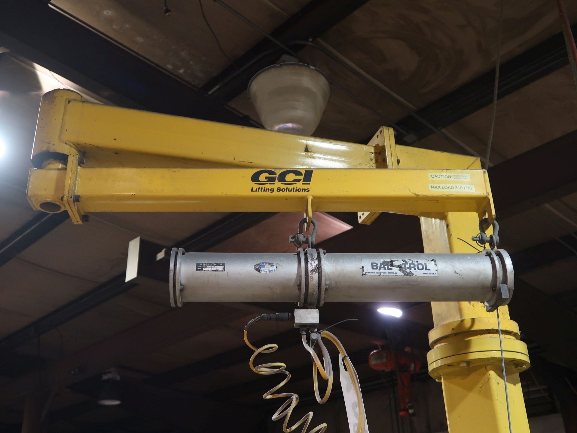 310 MAX GCI LIFTING SOLUTIONS SWING ARM FLOOR MOUNT ROTATING JIB CARNE WITH BAL-TROL PNEUMATIC CABLE - Image 2 of 3