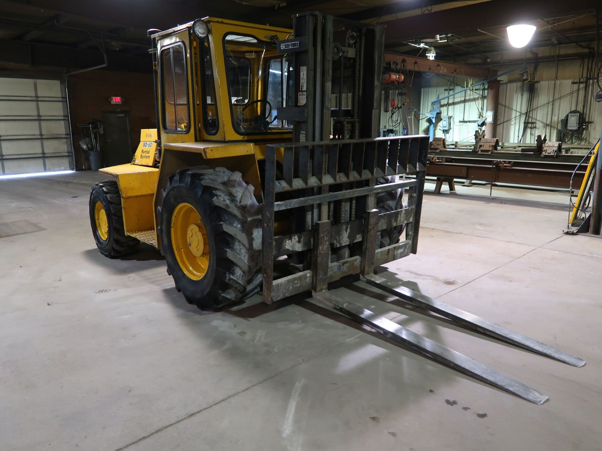 8,000 LB. SELLICK MODEL SD-80 PNEUMATIC TIRE THREE-STAGE MAST LIFT TRUCK; S/N 2685605832, WITH - Image 3 of 10