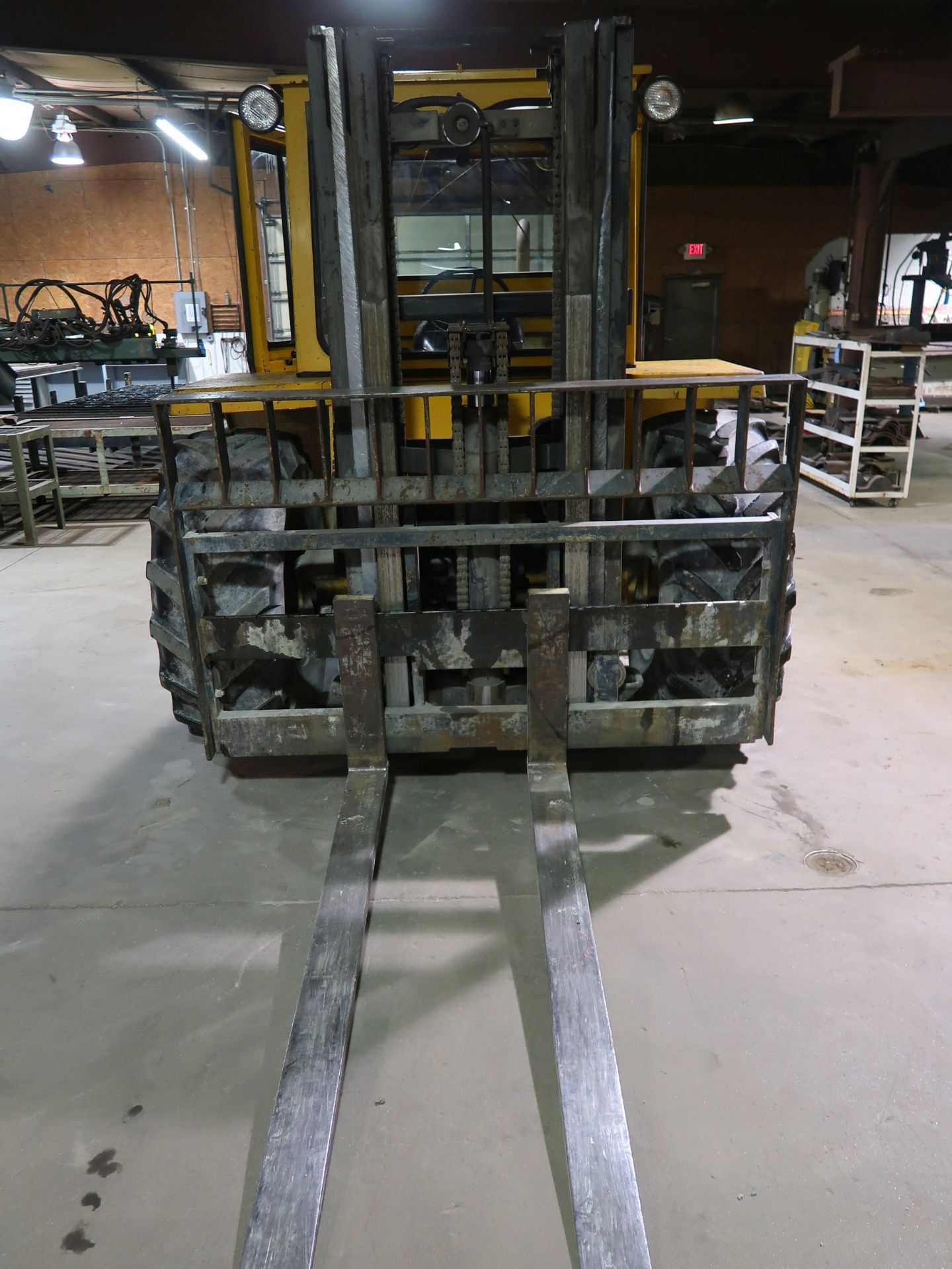 8,000 LB. SELLICK MODEL SD-80 PNEUMATIC TIRE THREE-STAGE MAST LIFT TRUCK; S/N 2685605832, WITH - Image 2 of 10