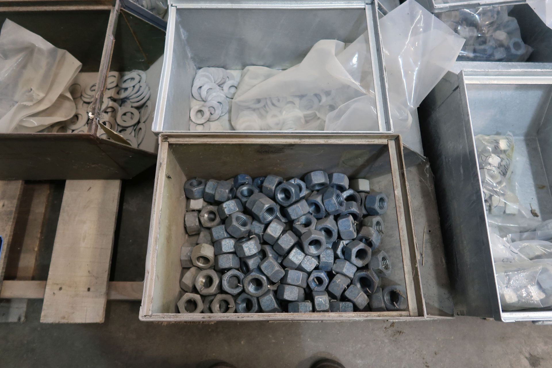 SKID MISCELLANEOUS GALVANIZED TOWER COMPONENTS AND HARDWARE - Image 2 of 4