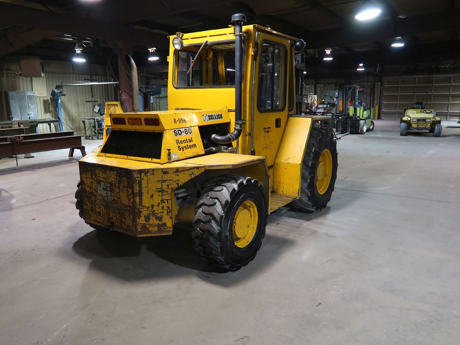 8,000 LB. SELLICK MODEL SD-80 PNEUMATIC TIRE THREE-STAGE MAST LIFT TRUCK; S/N 2685605832, WITH - Image 5 of 10