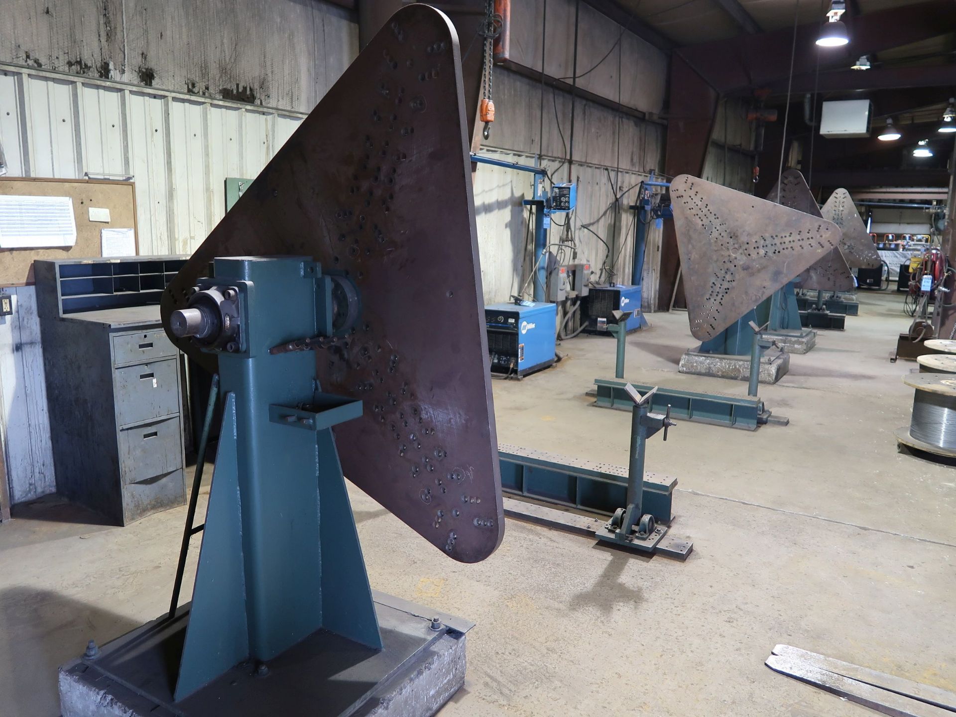 2,500 LB. CAPACITY APPROX. SPECIAL TAILSTOCK POWER WELDING POSITIONER SYSTEM WITH 20' BETWEEN