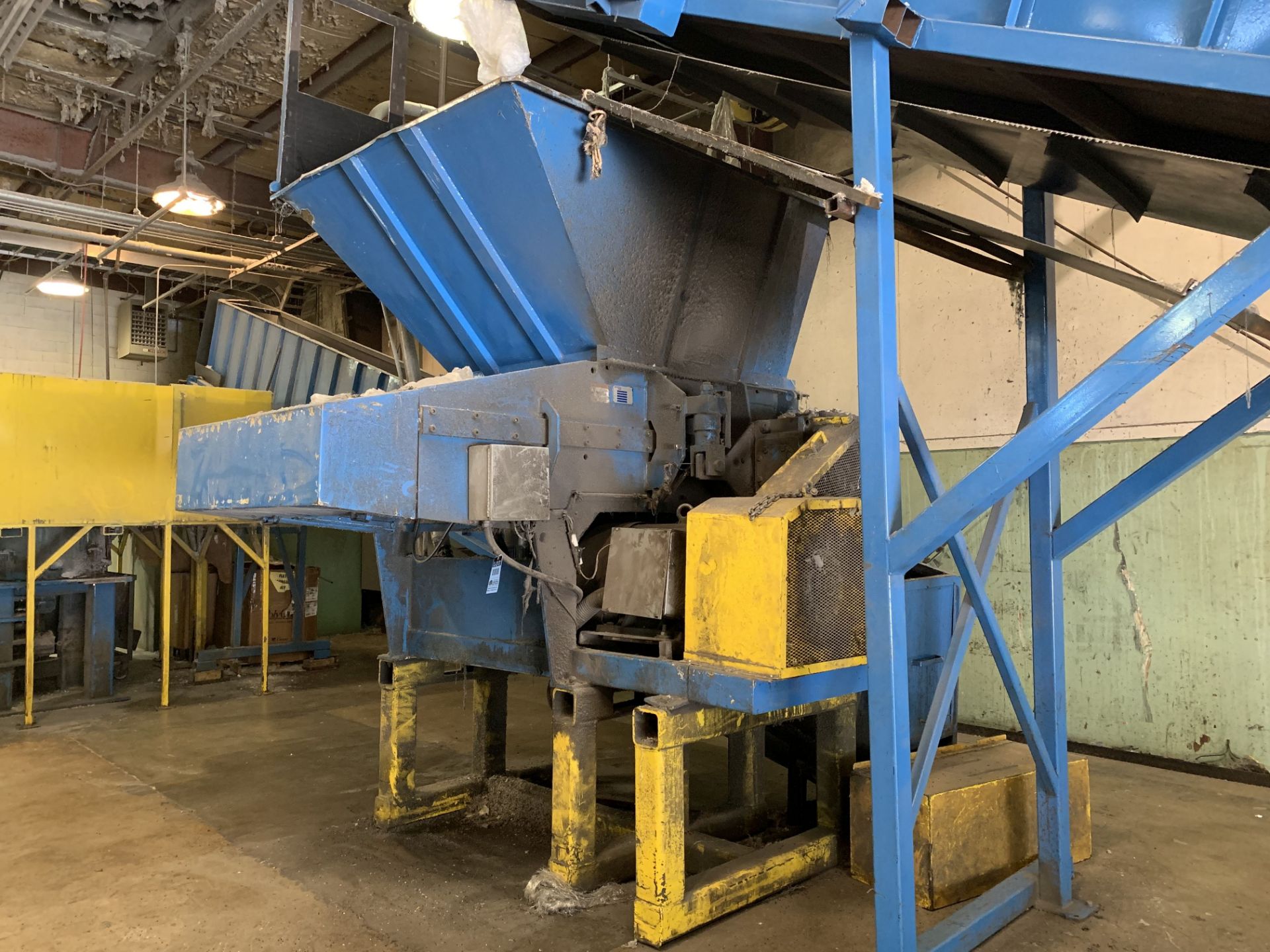 **150-HP VECOPLAN RG52-FF SHREDDER AND 250-HP DUAL TUB DENSIFIER LINE; 150-HP VECOPLAN MODEL RG52/ - Image 3 of 27