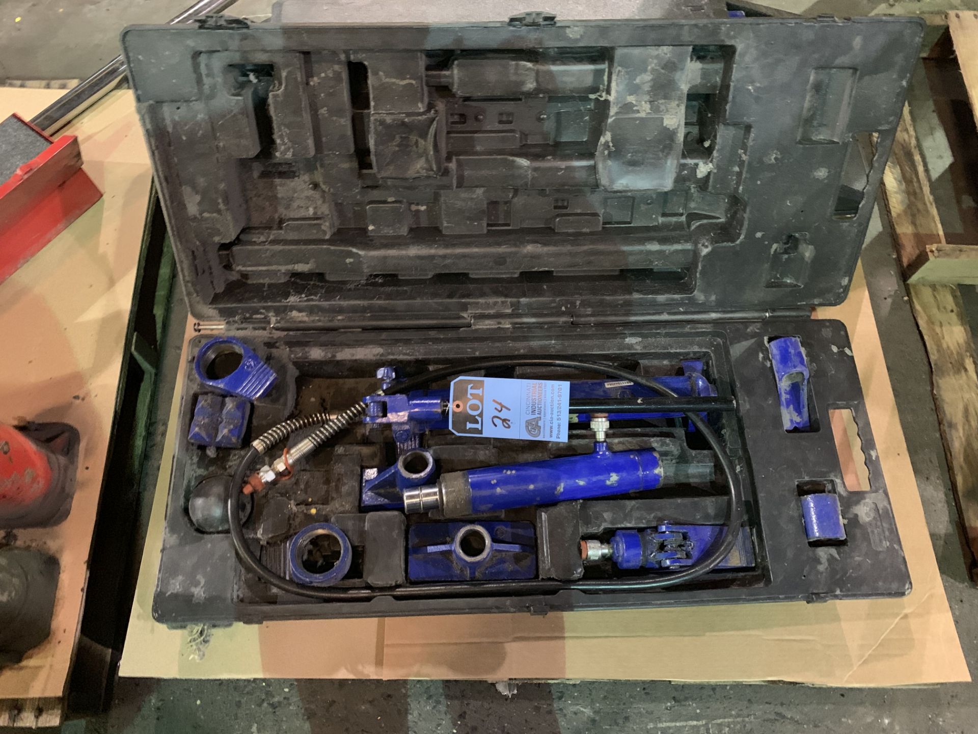 10 TON WESTWARD HYDRAULIC RAM SYSTEM KIT **LOCATED AT 111 W. WESTCOTT WAY**