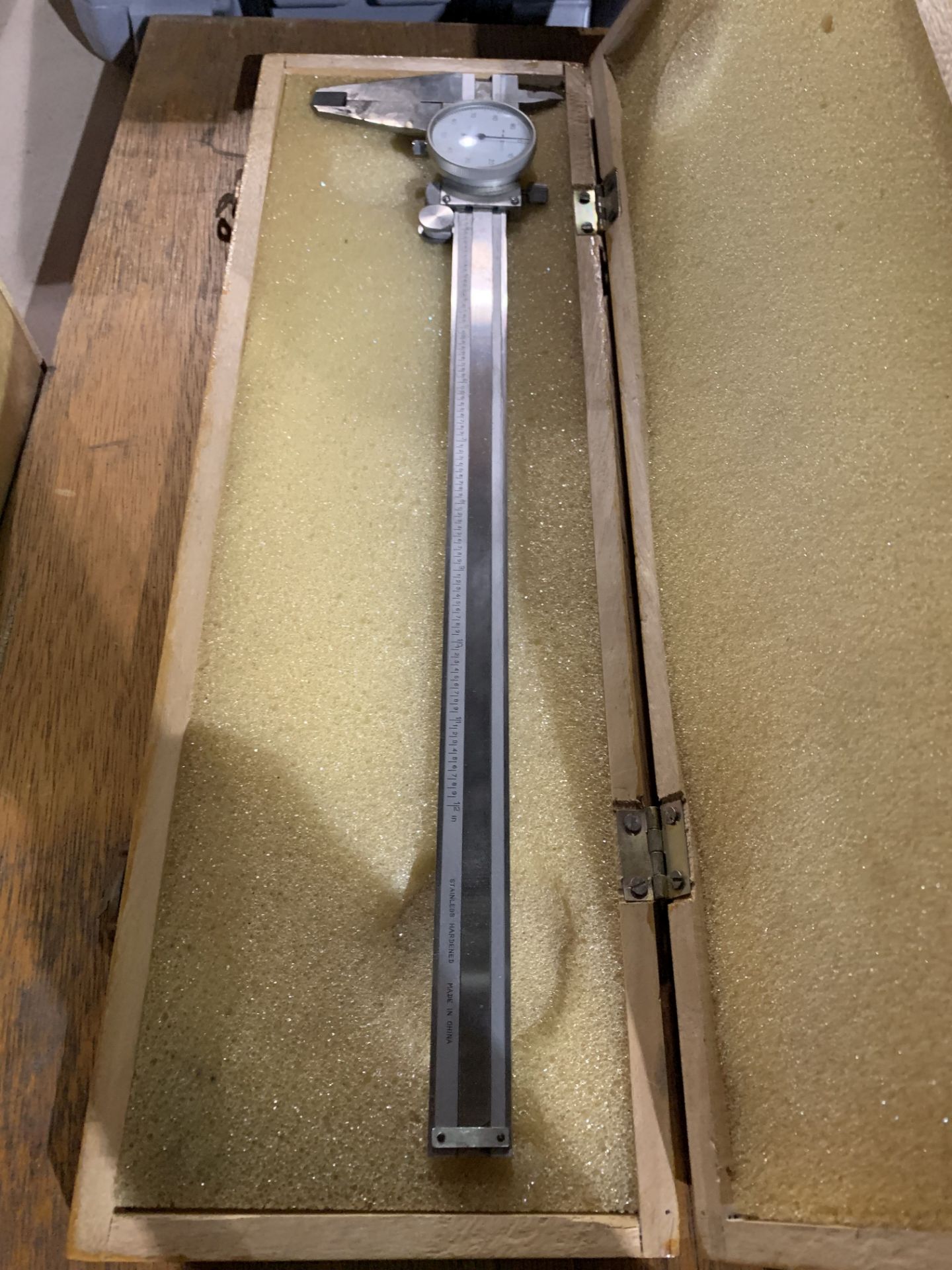 (LOT) 12" DIAL CALIPER AND 6" TO 12" MITUTOYO OD MICROMETER **LOCATED AT 111 W. WESTCOTT WAY**