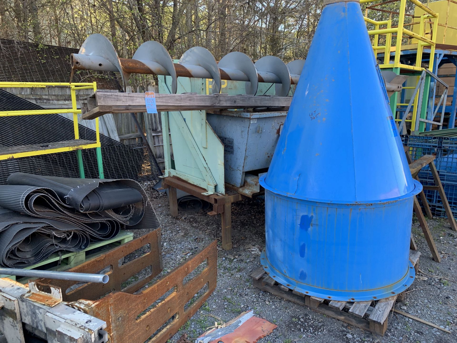 (LOT) ASSORTED OUT OF SERVICE EQUIPMENT, HOPPERS, AUGERS, BLOWERS AND OTHER **LOCATED AT 1711 - Image 3 of 3