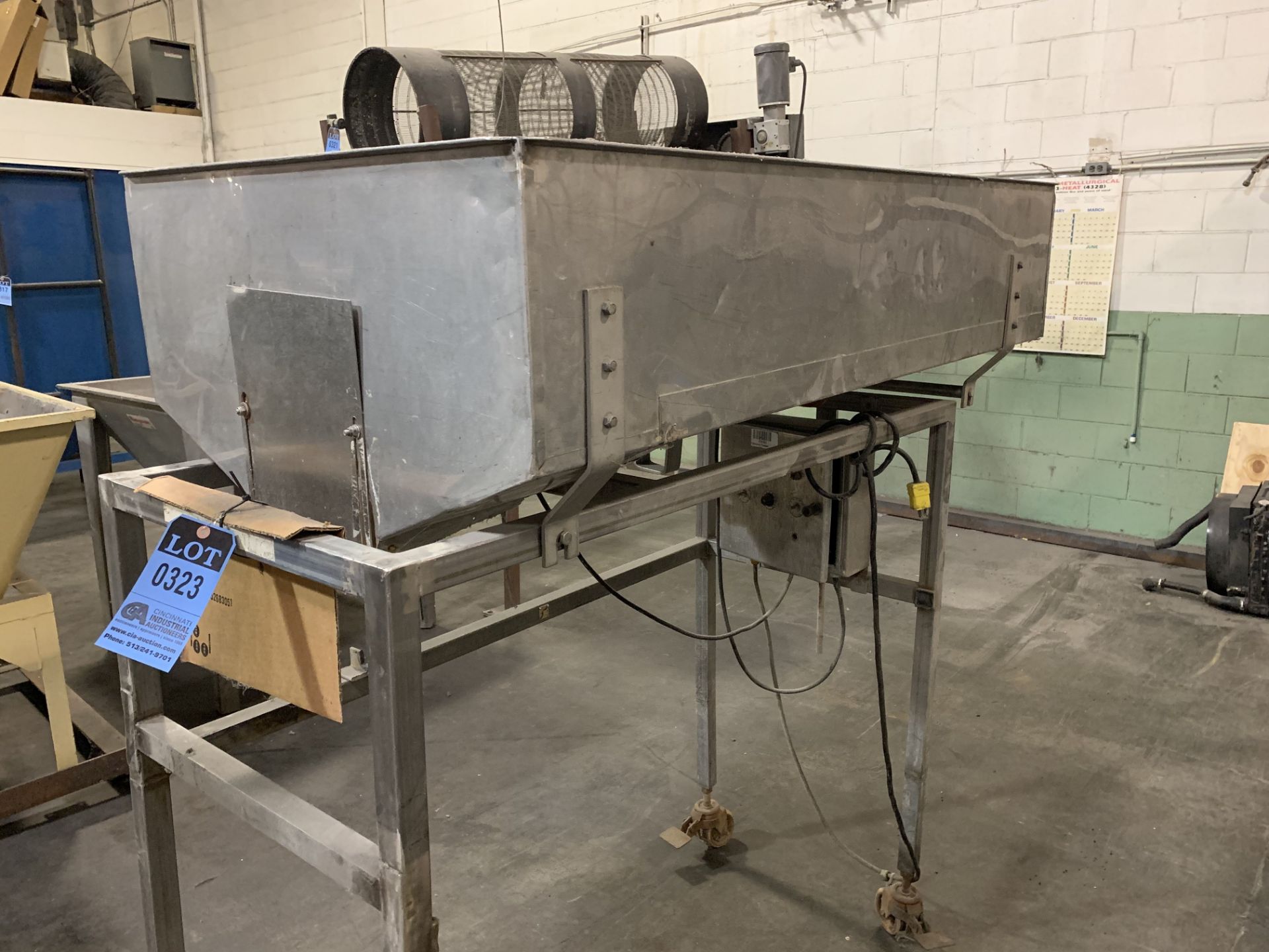 30" X 60" SS VIBRATORY FEEDER **LOCATED AT 1711 KIMBERLY PARK DRIVE**