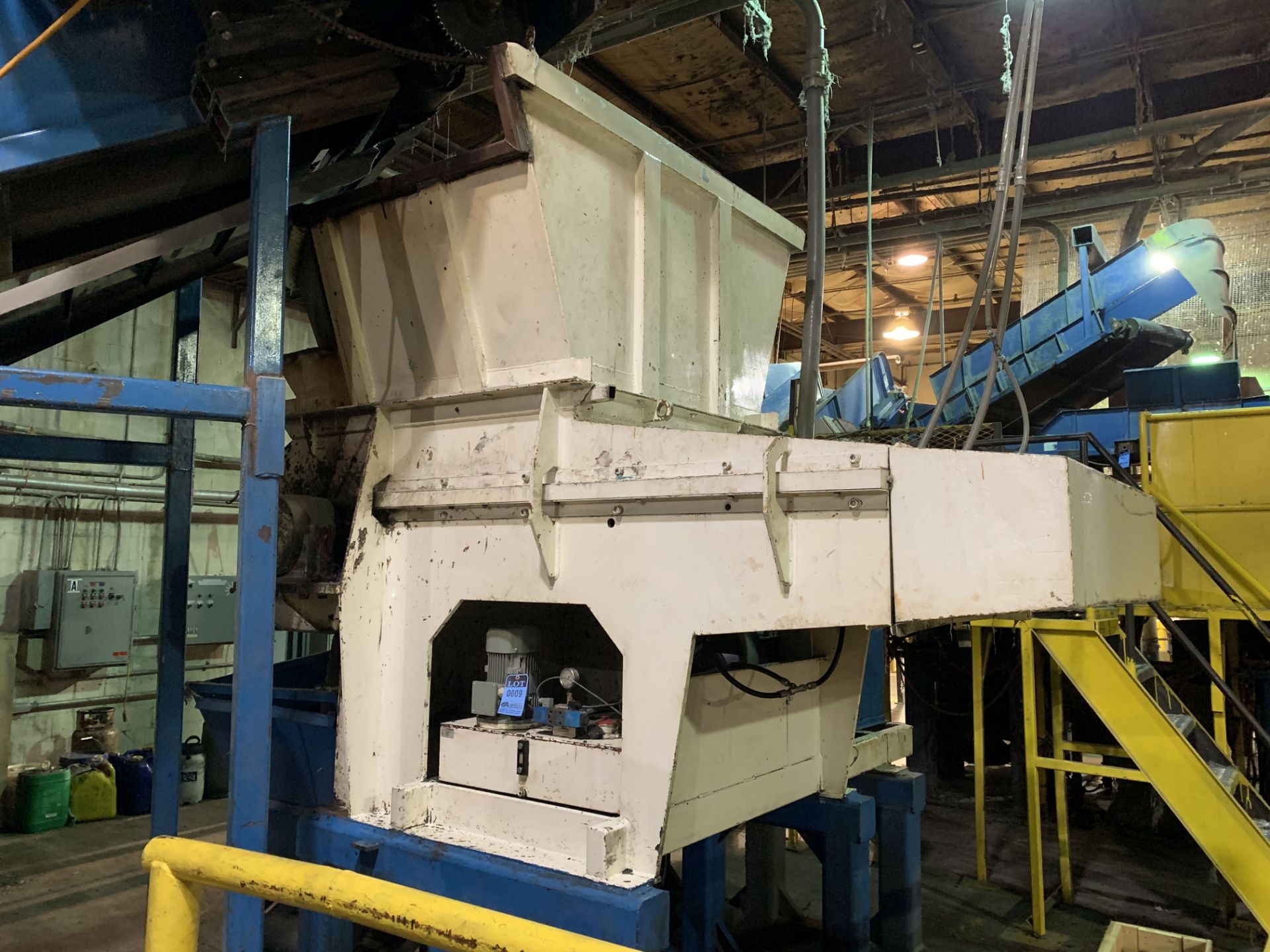 150-HP VECOPLAN MODEL RG52/150/SPK-FF SINGLE SHAFT SHREDDER; S/N 8571010, FILM AND FIBER ROTOR, - Image 7 of 17