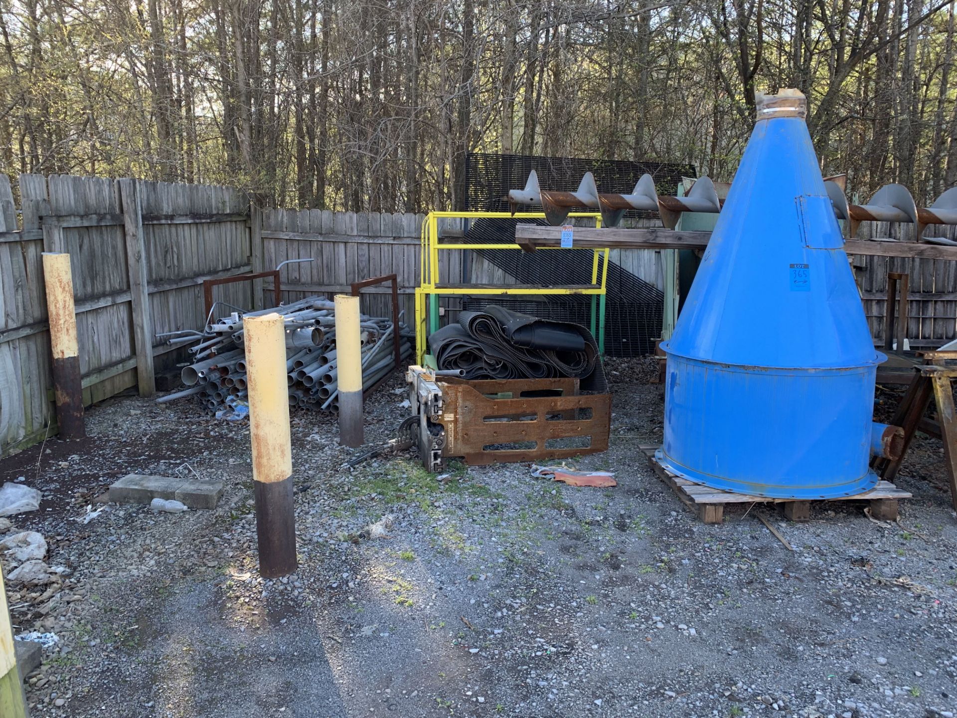 (LOT) ASSORTED OUT OF SERVICE EQUIPMENT, HOPPERS, AUGERS, BLOWERS AND OTHER **LOCATED AT 1711 - Image 2 of 3