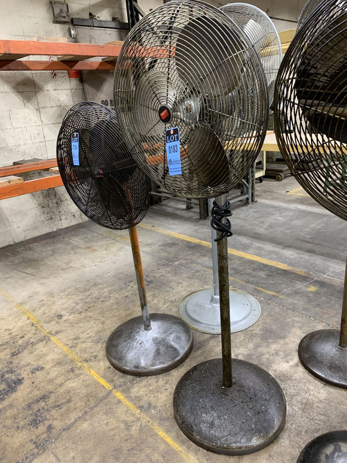 24" DIAMETER INDUSTRIAL DUTY HIGH VELOCITY PEDESTAL AIR CIRCULATOR