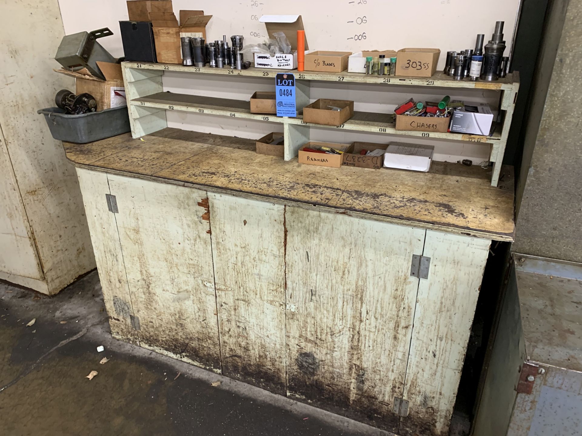 (LOT) MISCELLANEOUS DAVENPORT TOOLING AND MACHINE PARTS WITH CABINET