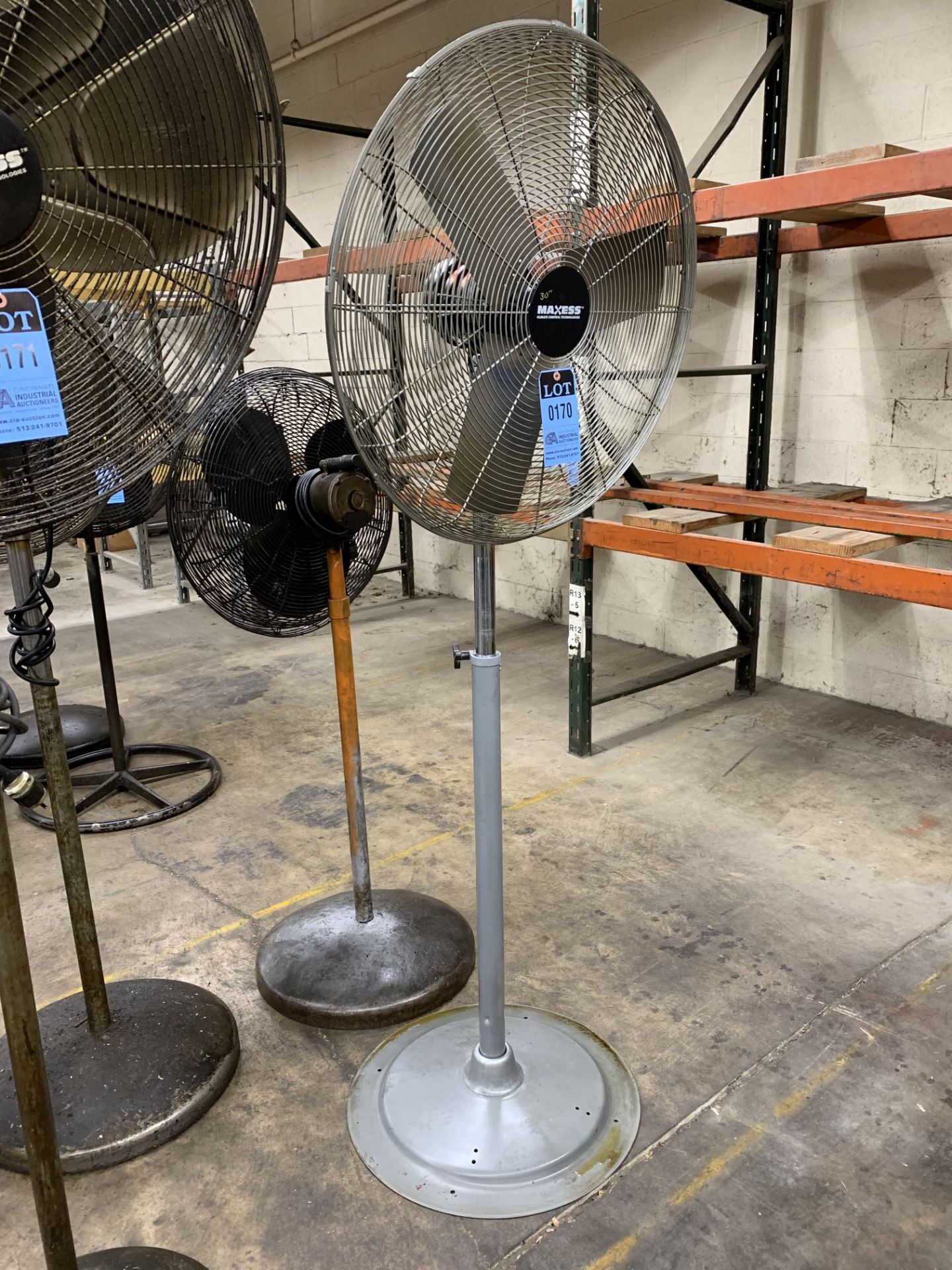 30" DIAMETER INDUSTRIAL DUTY HIGH VELOCITY PEDESTAL AIR CIRCULATOR