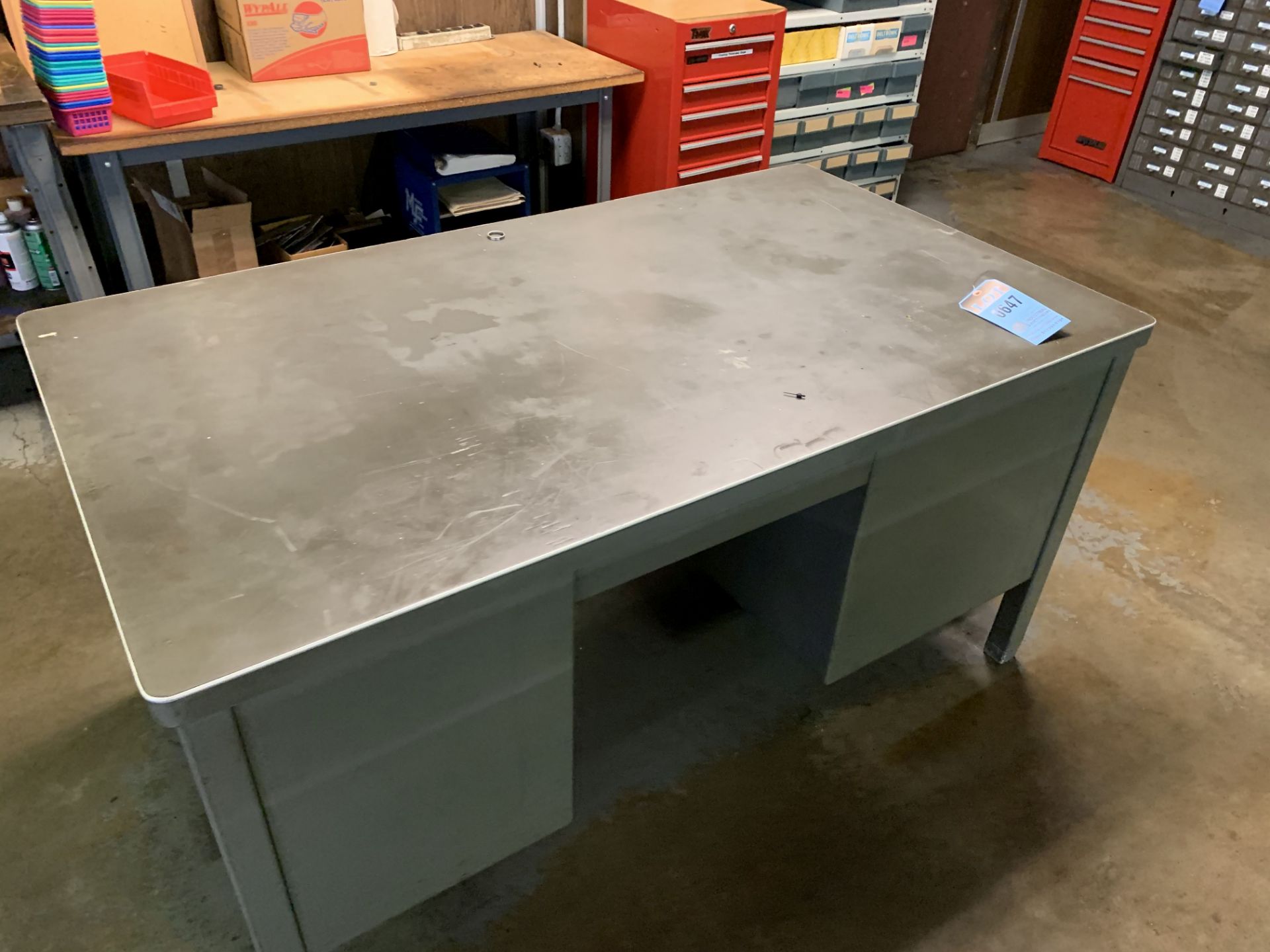 (LOT) MISCELLANEOUS DESKS and CABINETS