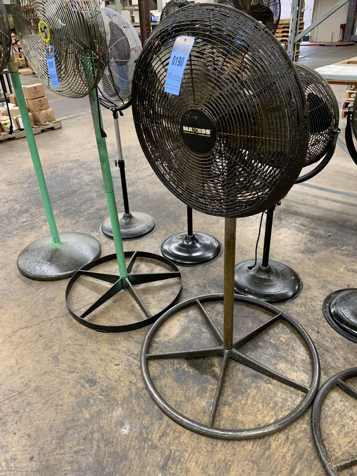 24" DIAMETER INDUSTRIAL DUTY HIGH VELOCITY PEDESTAL AIR CIRCULATOR