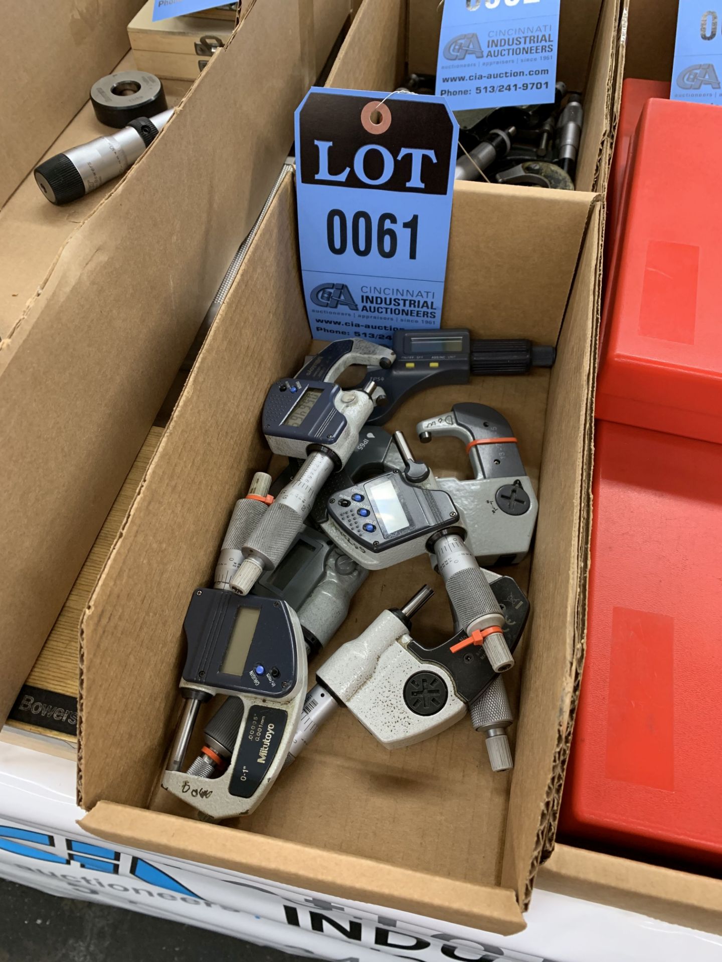 (LOT) MISCELLANEOUS DIGITAL MICROMETERS