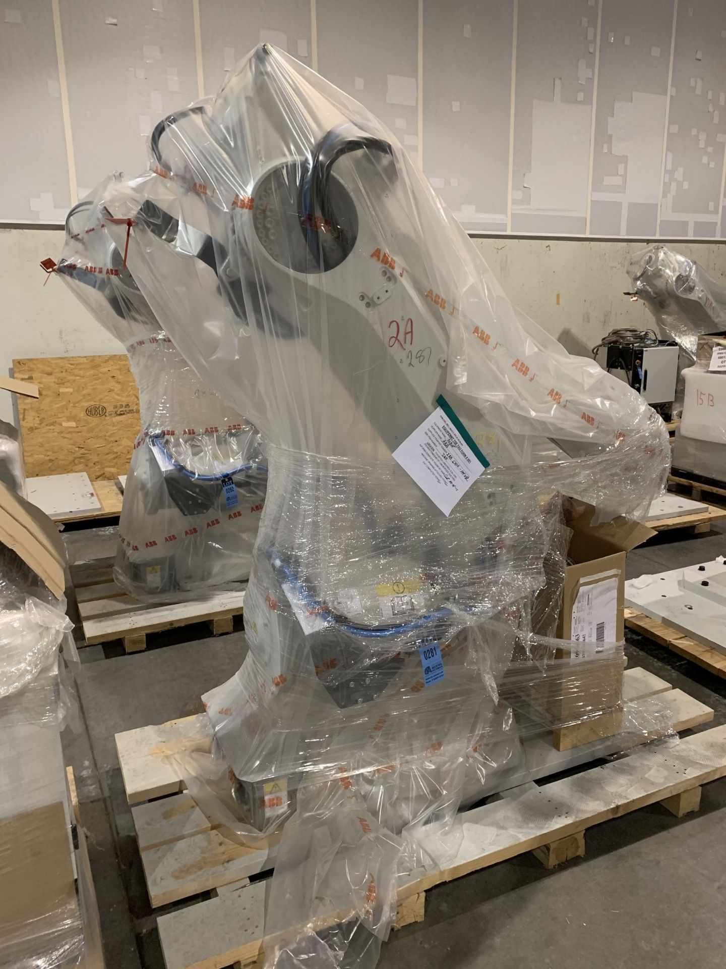 ABB IRB 6700-150/3.20 SIX-AXIS PEDESTAL TYPE ROBOT; S/N 104642, UNIT #2, 150 KG LOAD CAPACITY, 3.2 - Image 4 of 14