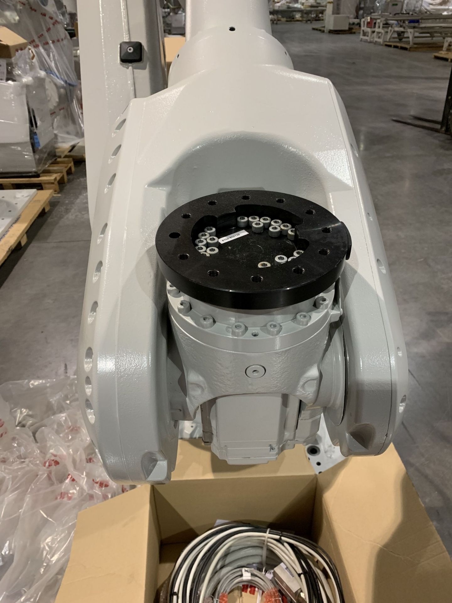 ABB IRB 6700-150/3.20 SIX-AXIS PEDESTAL TYPE ROBOT; S/N 800135, UNIT #5, 150 KG LOAD CAPACITY, 3.2 - Image 7 of 18