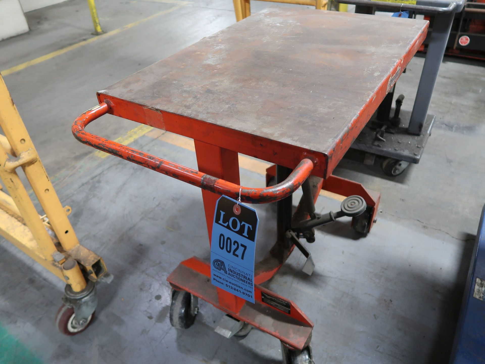 500 LB. X 20" X 30" PORTABLE DIE LIFT TABLE