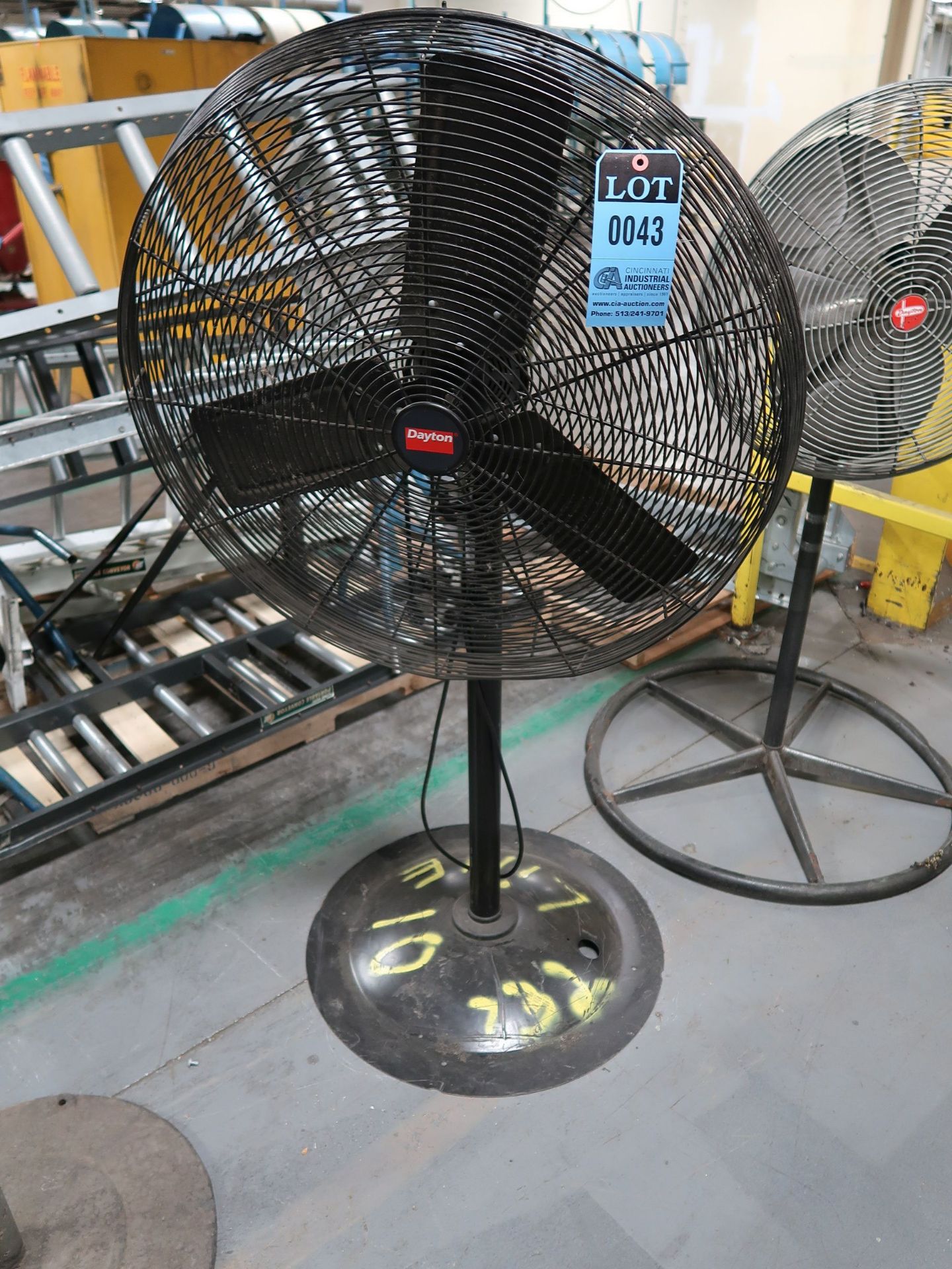 28" DIAMETER PEDASTAL AIR CIRCULATOR