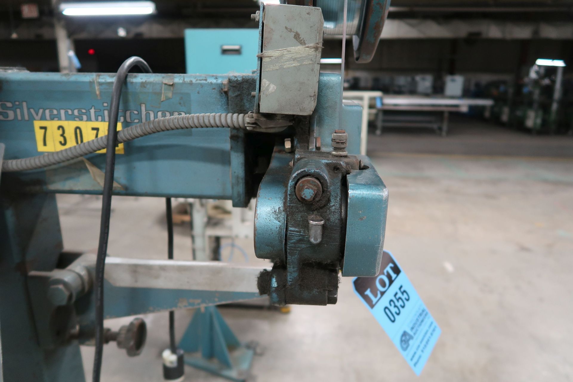 INTERLAKE MODEL HF16A SILVERSTITCHER; S/N B35922 - Image 4 of 4