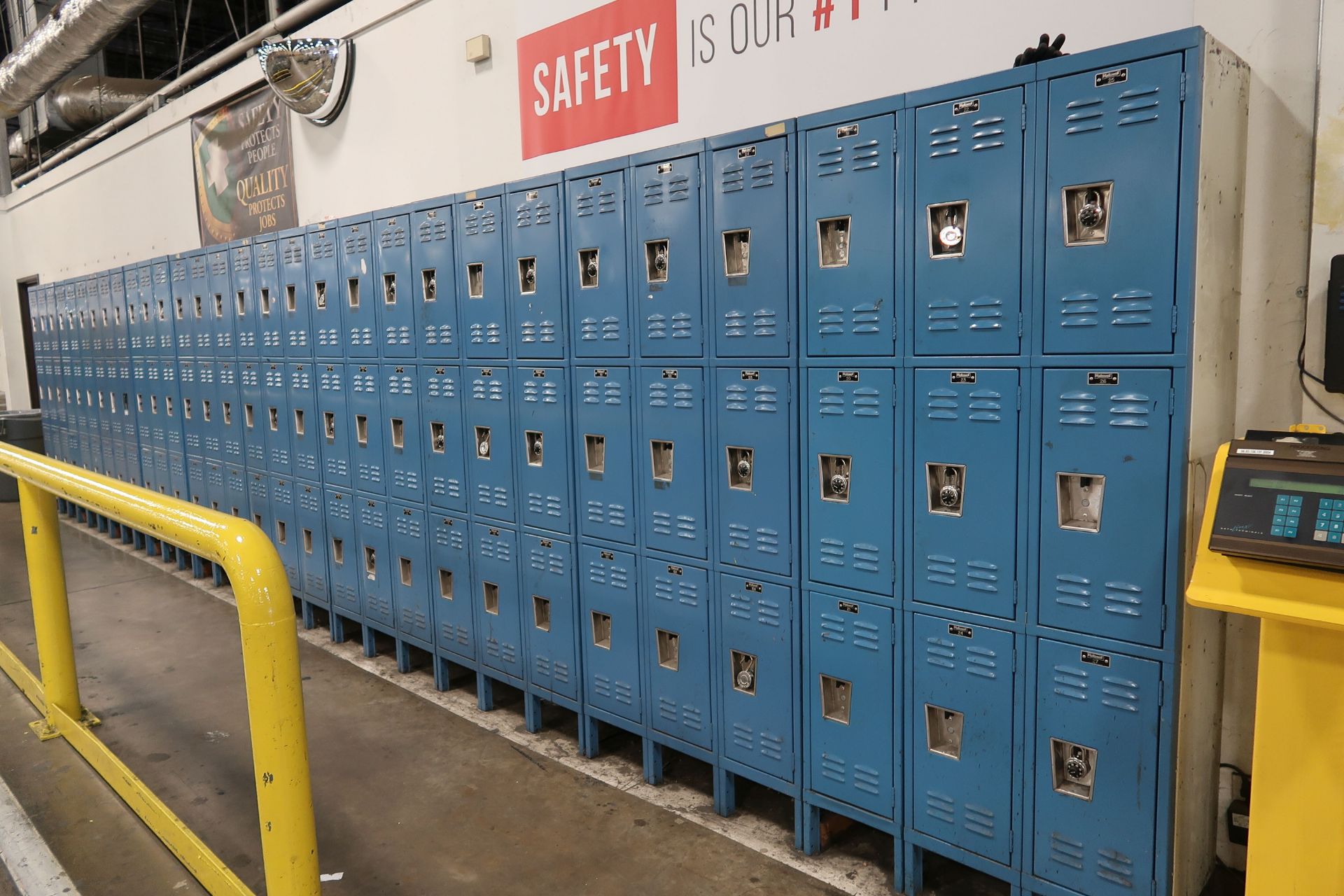 (LOT) (90) COMPARTMENT BLUE EMPLOYEE LOCKER SET-UP - Image 2 of 5