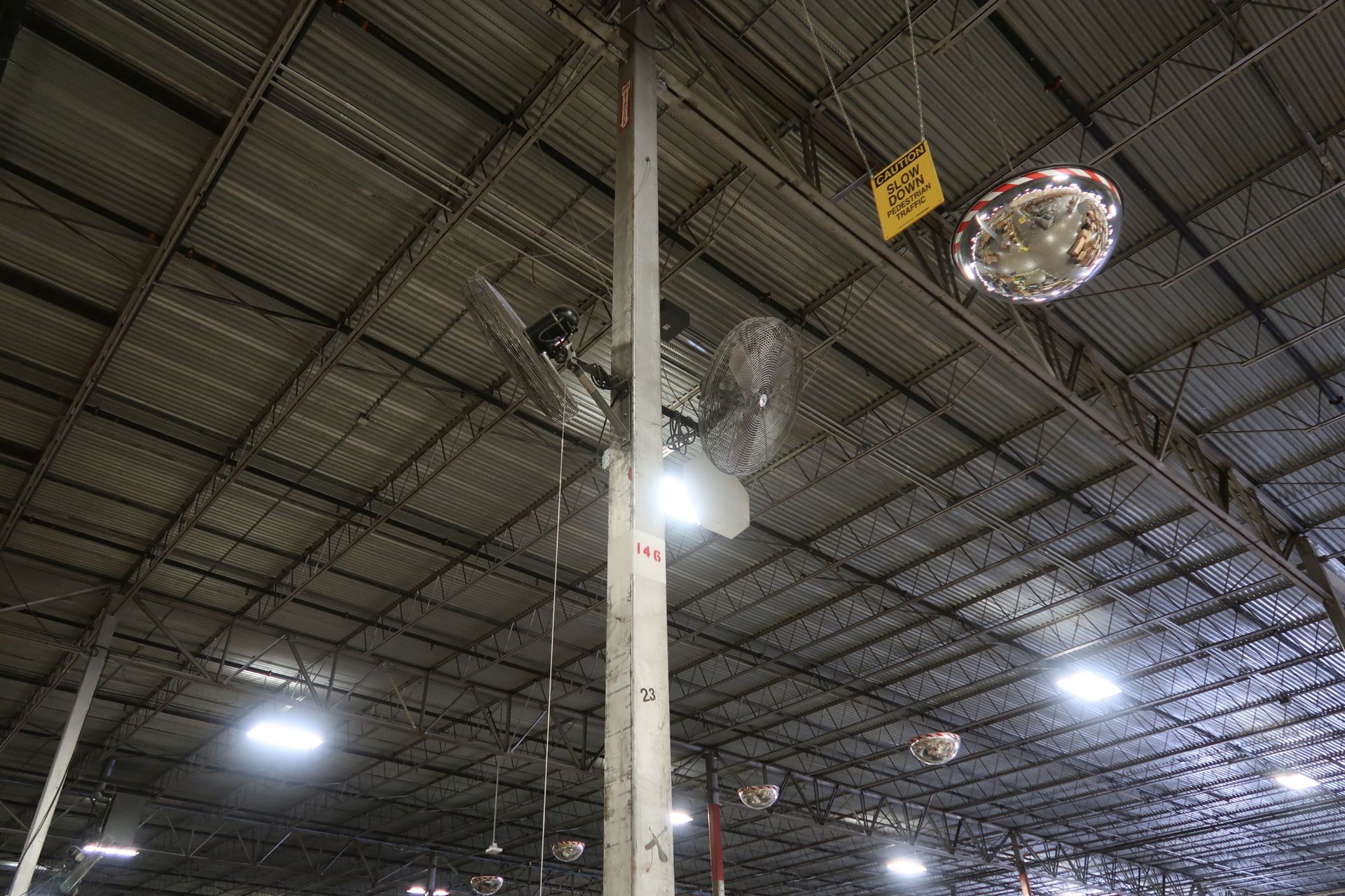 (LOT) APPROX. (45) COLUMN MOUNTED FANS - SOLD BY THE LOT - Image 13 of 15