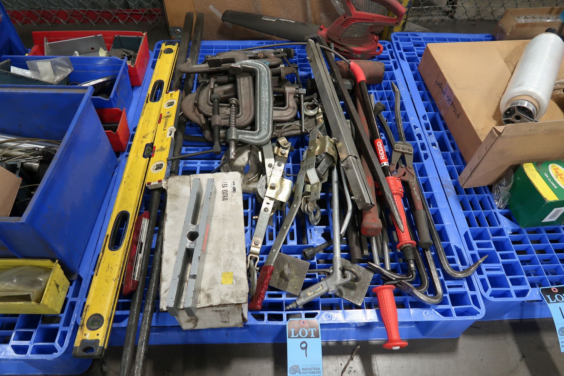 (LOT) SKID OF (15) C-CLAMPS, (2) COME-A-LONGS, PRY BARS, LEVELS, HAMELITE ELECTRIC LEAF BLOWER