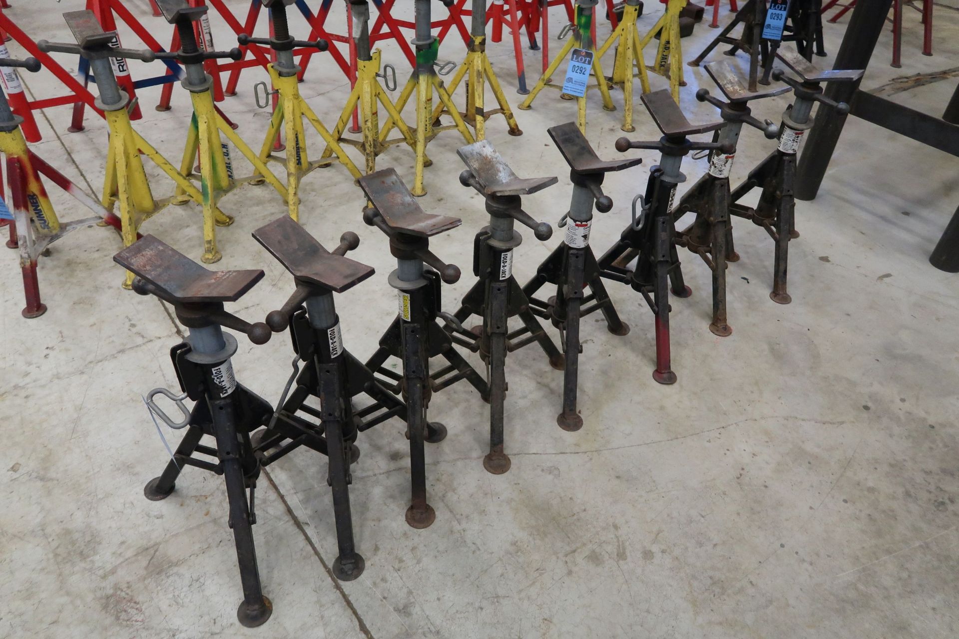 SUMNER FOLD-A-JACK STATIONARY ADJUSTABLE HEIGHT V-HEAD PIPE STANDS