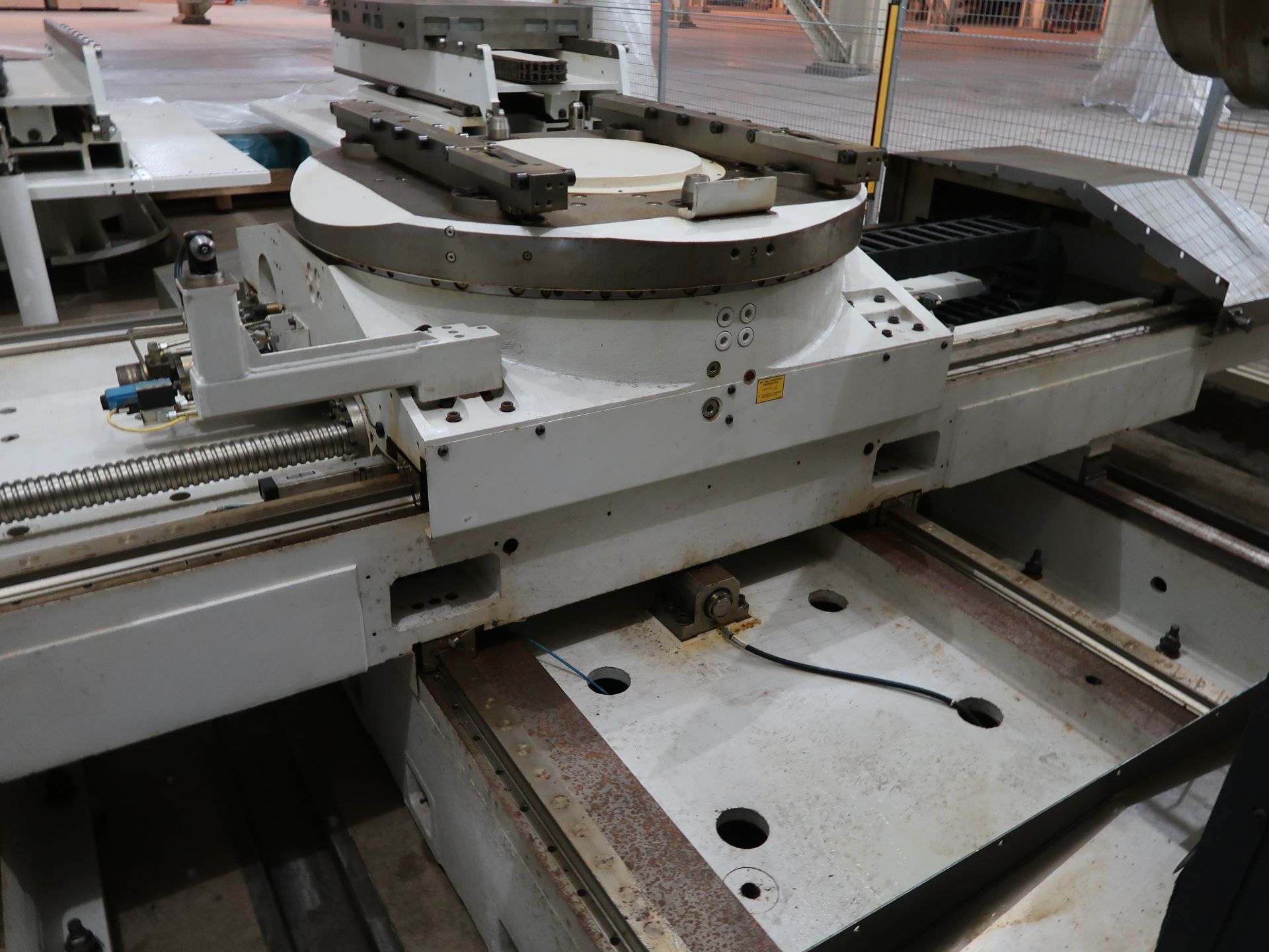 **6.1" GIDDINGS & LEWIS MODEL MC-1250 FIVE-AXIS TWO-PALLET ROTARY TABLE CNC HORIZONTAL BORING MILL; - Image 15 of 40