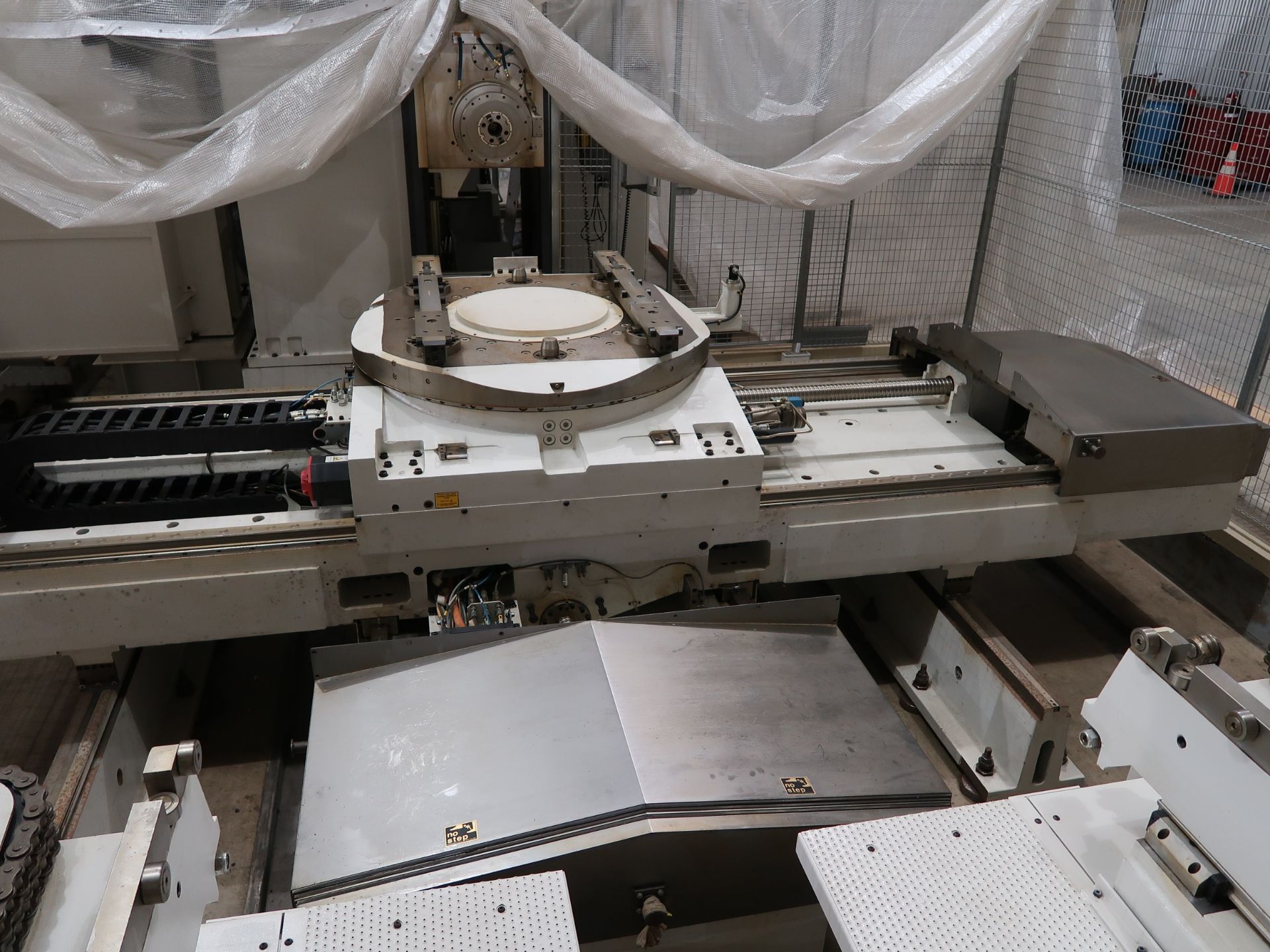 **6.1" GIDDINGS & LEWIS MODEL MC-1250 FIVE-AXIS TWO-PALLET ROTARY TABLE CNC HORIZONTAL BORING MILL; - Image 6 of 40