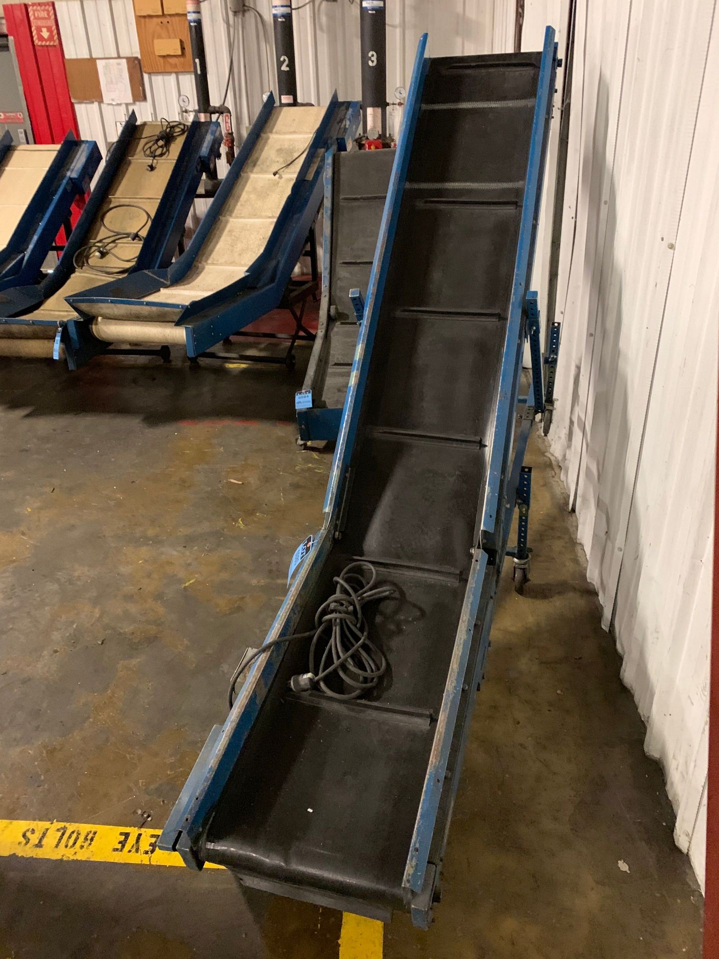 16.5" X 10' POWERED HORIZONTAL TO INCLINE CLEATED BELT CONVEYOR - Image 2 of 3