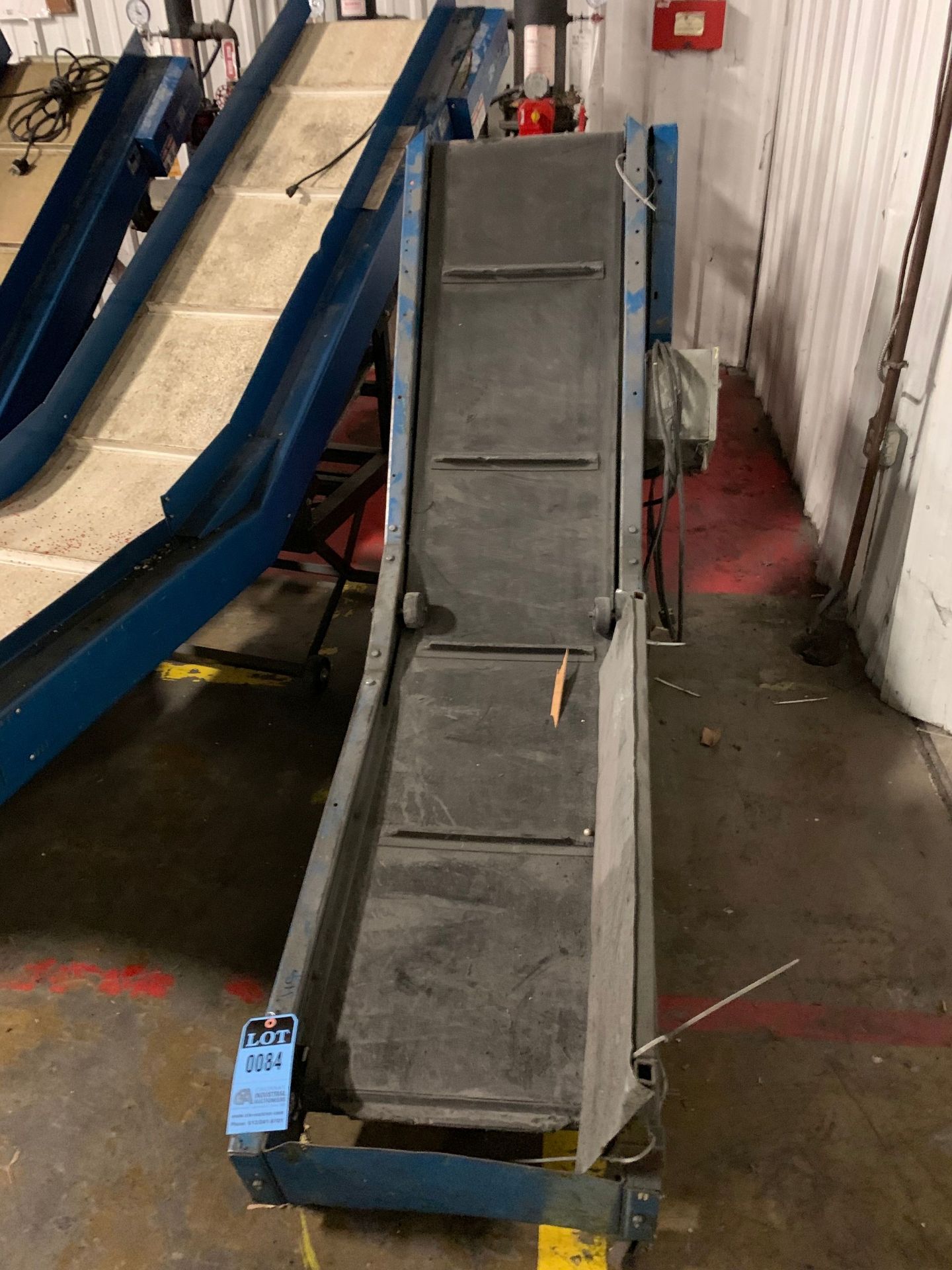 18" WIDE X 7' LONG HORIZONTAL TO INCLINE CLEATED BELT CONVEYOR (POWERED) - Image 2 of 3