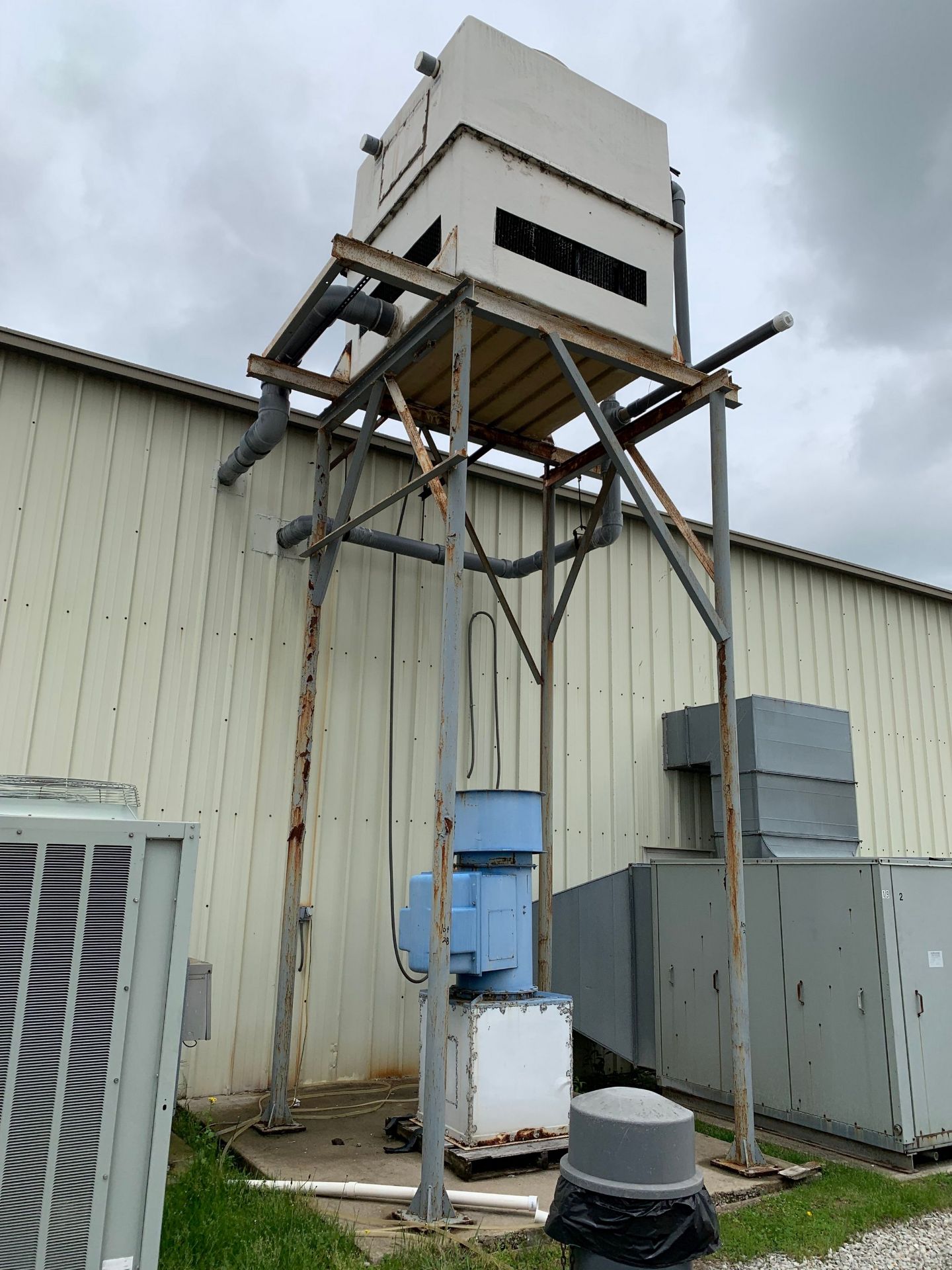 OUTDOOR STAND MOUNTED FIBERGLASS COOLING TOWER CELL