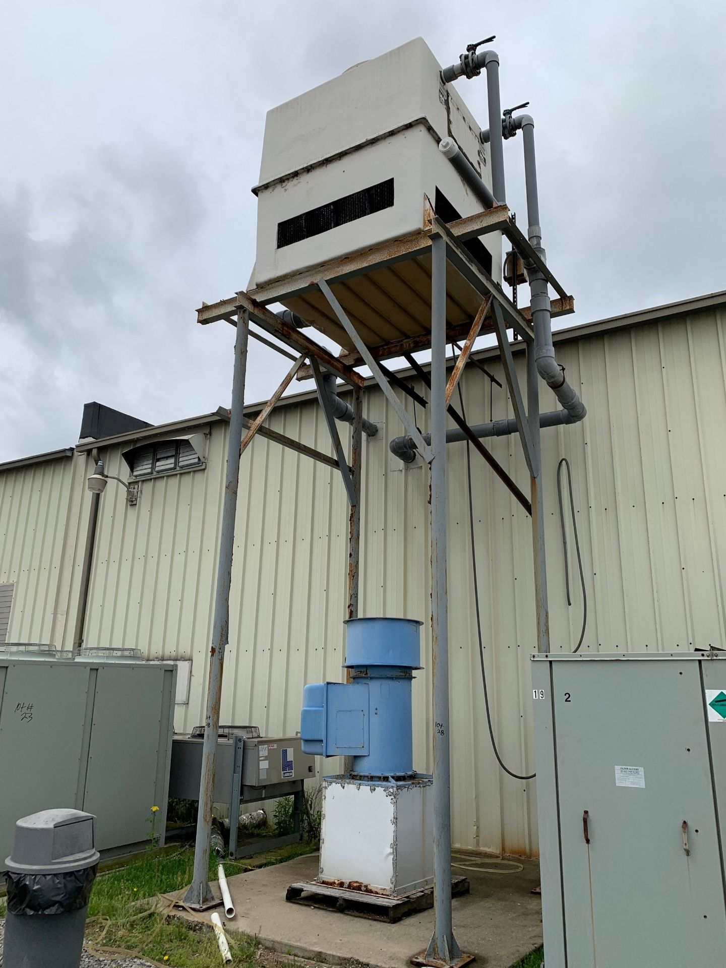 OUTDOOR STAND MOUNTED FIBERGLASS COOLING TOWER CELL - Image 2 of 4