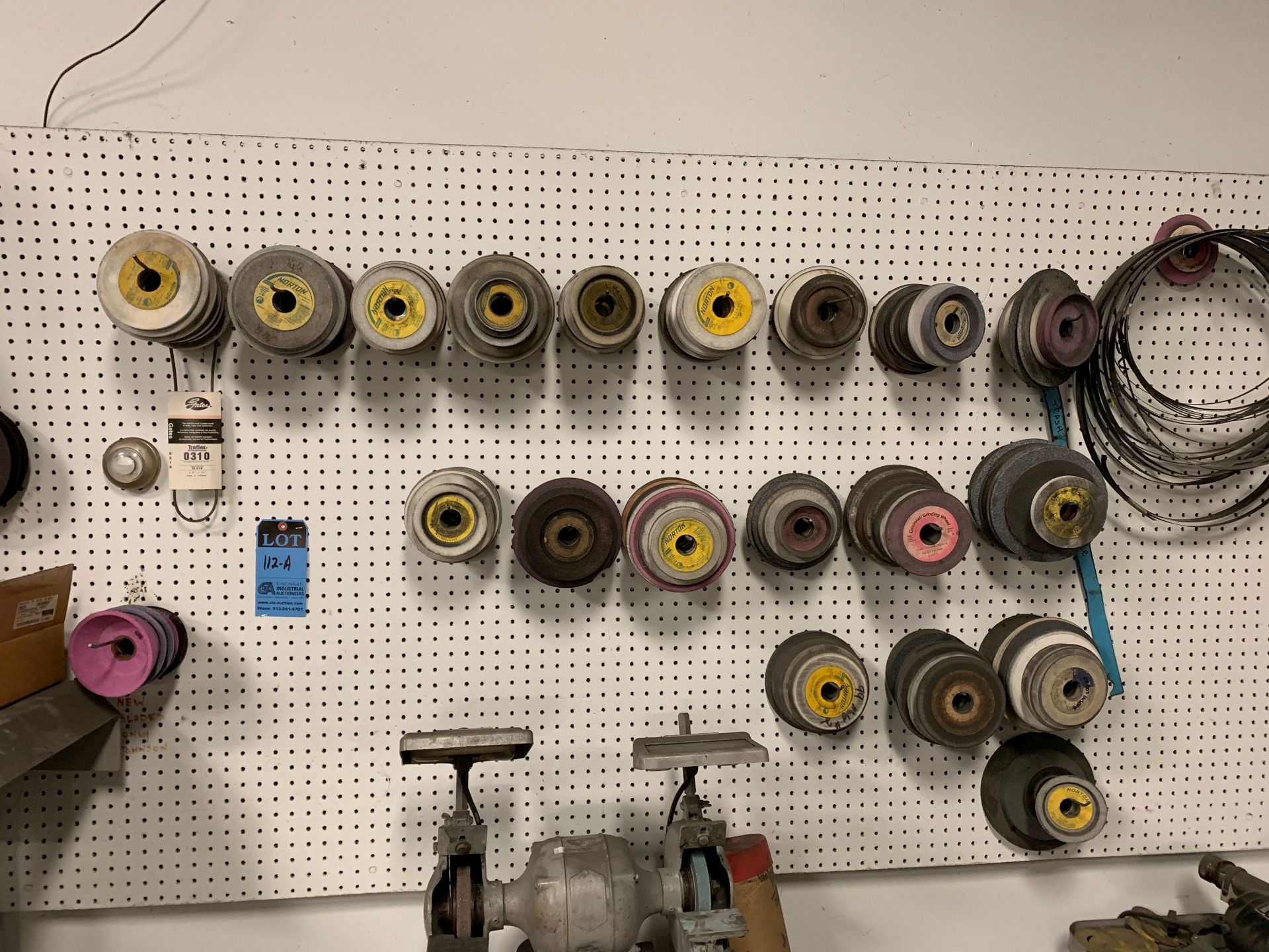 (LOT) GRINDING WHEELS