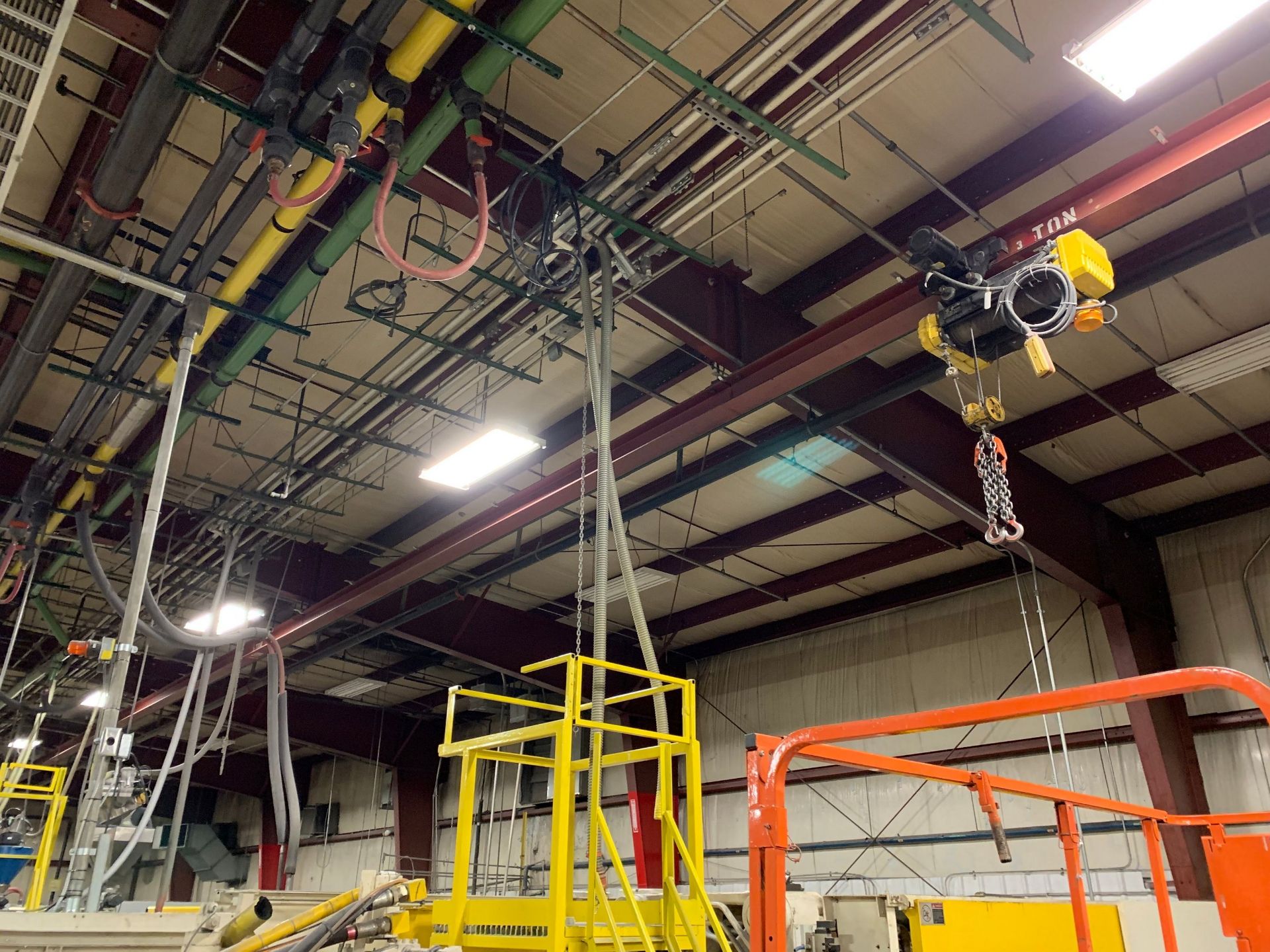 3 TON X 200' LONG MONORAIL CRANE SYSTEM W/ 3 TON R&M SPACEMASTER II ELECTRIC WIRELESS PENDANT - Image 2 of 7