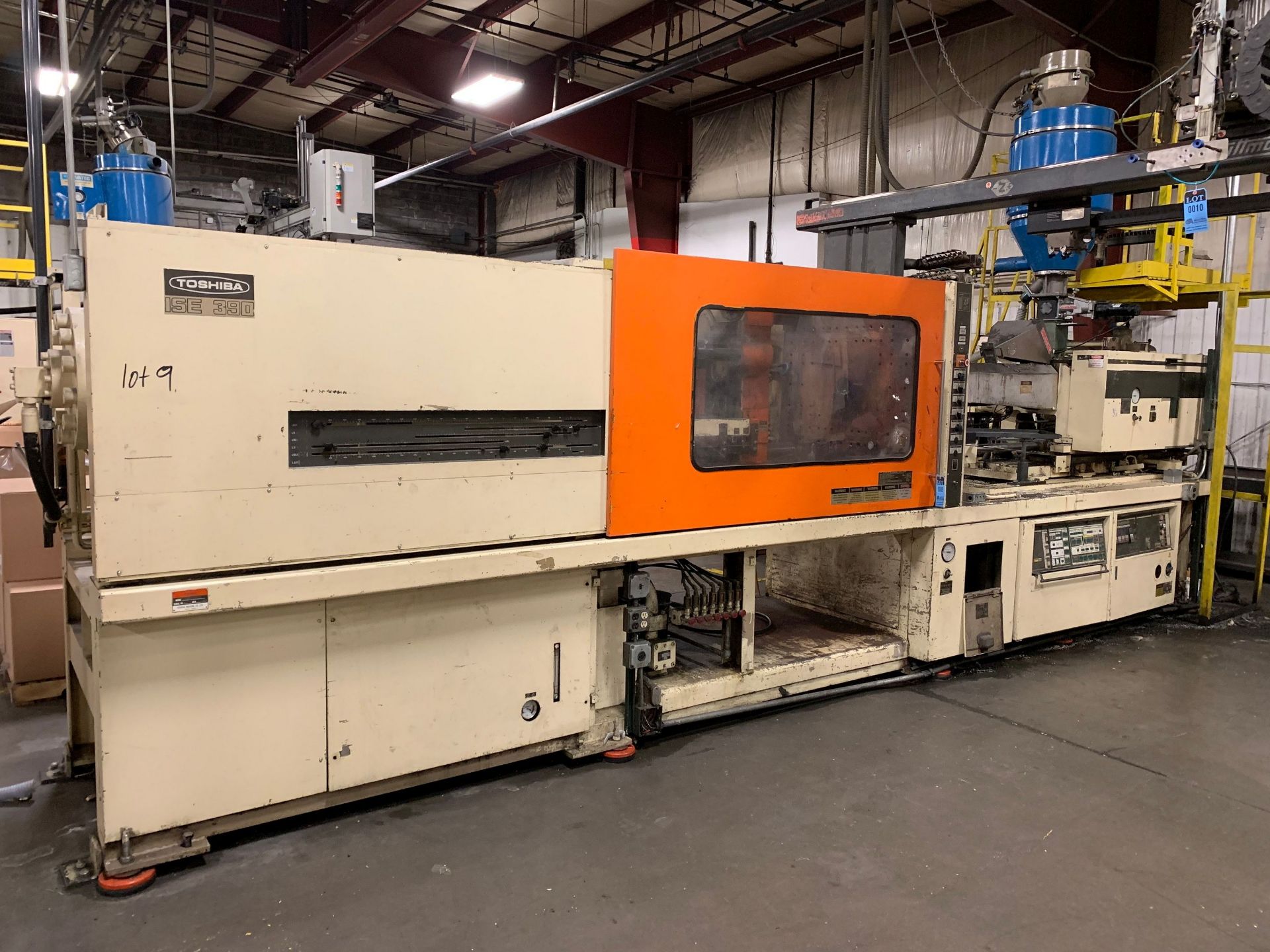 390 TON X 48 OZ. TOSHIBA MODEL IGS390-27-A HYDRAULIC CLAMP PLASTIC INJECTION MOLDING MACHINE; S/N - Image 2 of 13