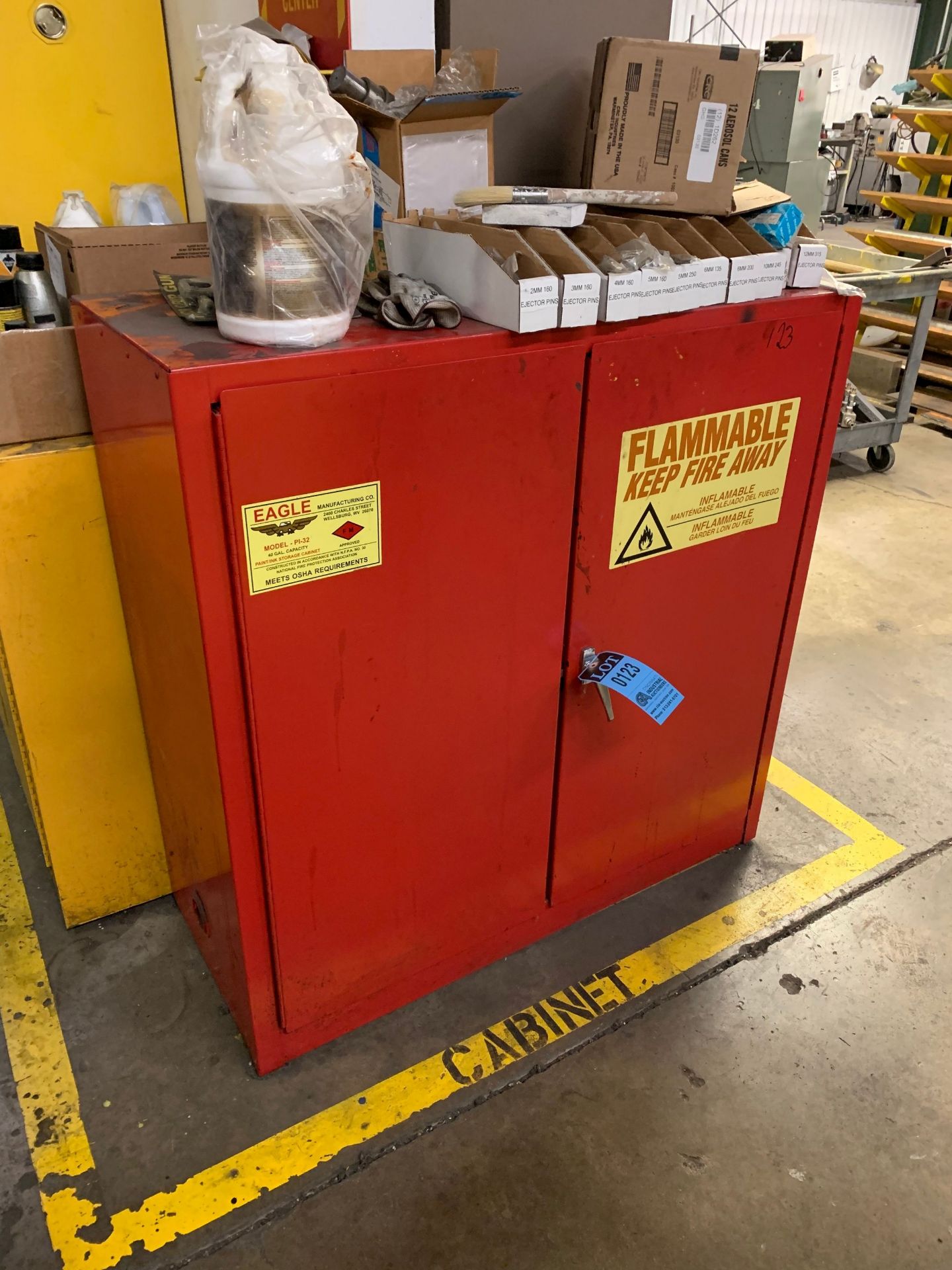 40 GALLON EAGLE MODEL P1-32 FLAMMABLE STORAGE CABINET