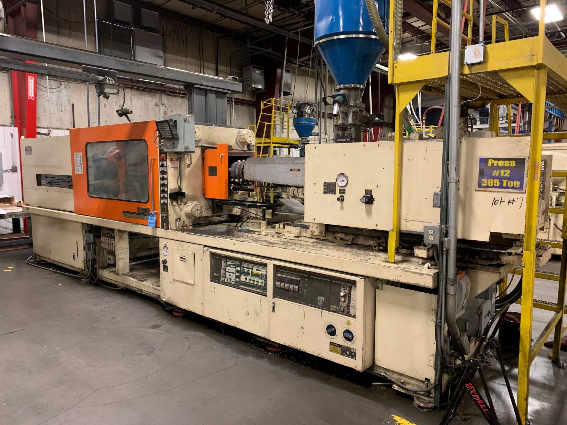 390 TON X 48 OZ. TOSHIBA MODEL IGS390-27-A HYDRAULIC CLAMP PLASTIC INJECTION MOLDING MACHINE; S/N