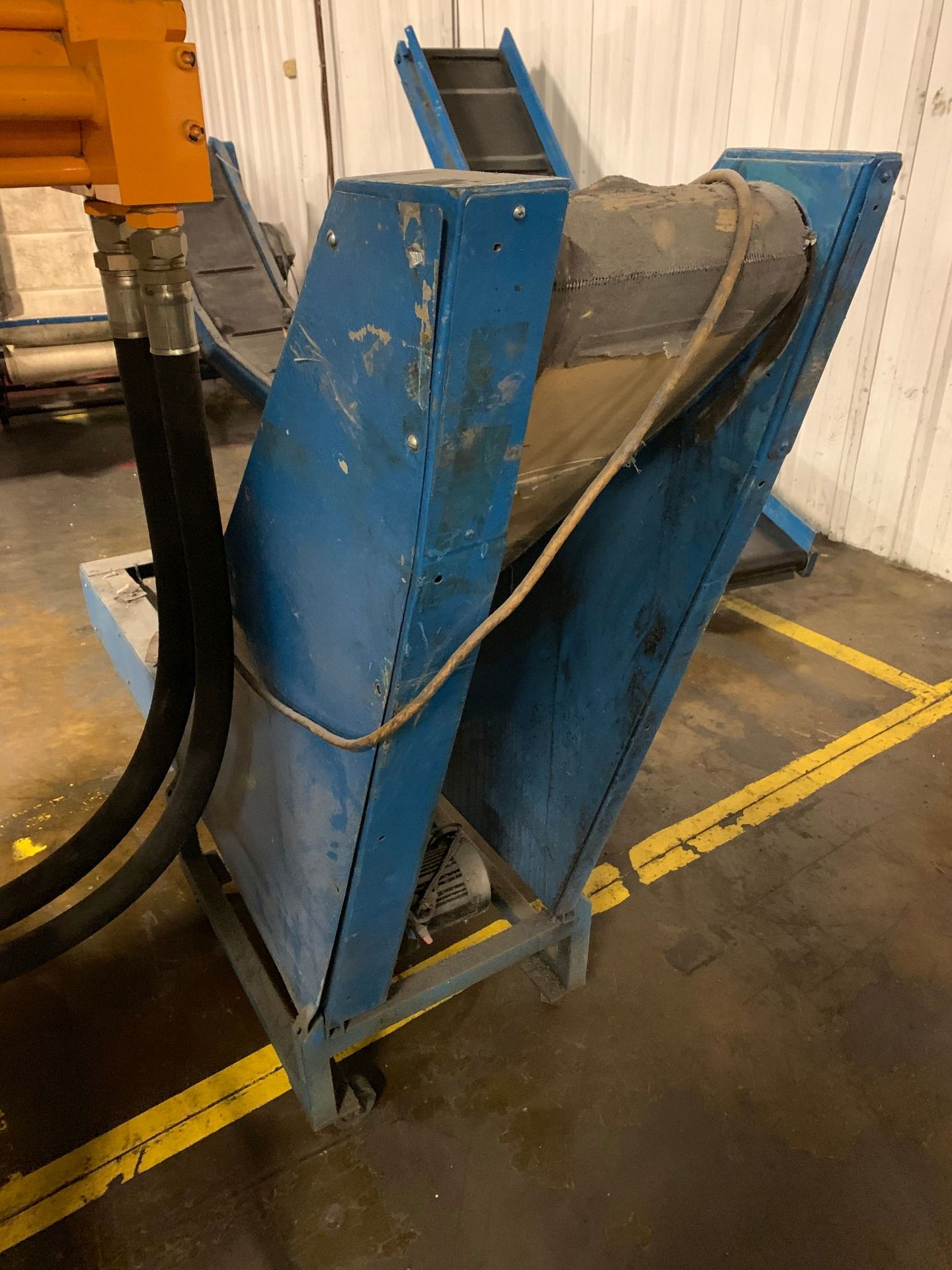 12" WIDE X 7' LONG INCLINE TO HORIZONTAL CLEATED POWER BELT CONVEYOR - Image 3 of 3