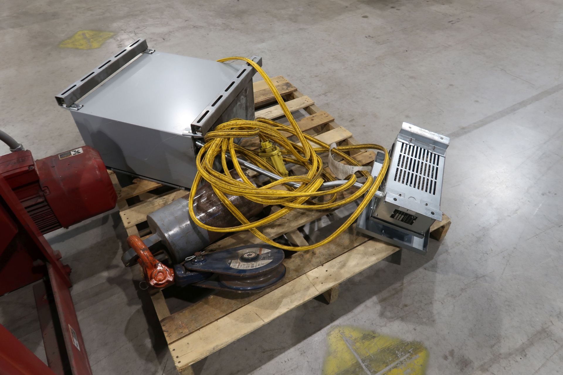 ITI THERN MODEL 4H511MC 5/8" CABLE HEAVY DUTY ELECTRIC WINCH; S/N 4013-68257; FA 40049 - Image 5 of 6