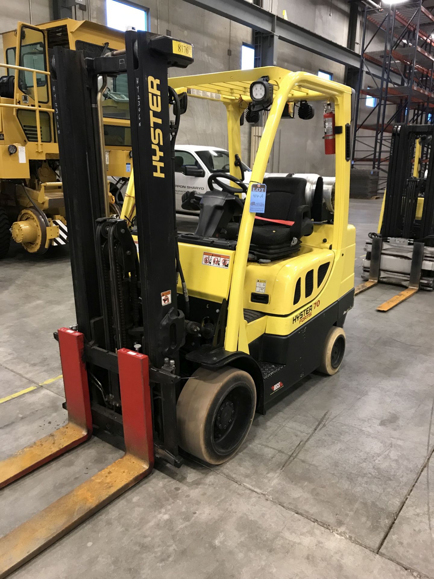 7,000 LB. HYSTER MODEL S70F LP GAS CUSHION TIRE LIFT TRUCK; S/N H187V02306N,