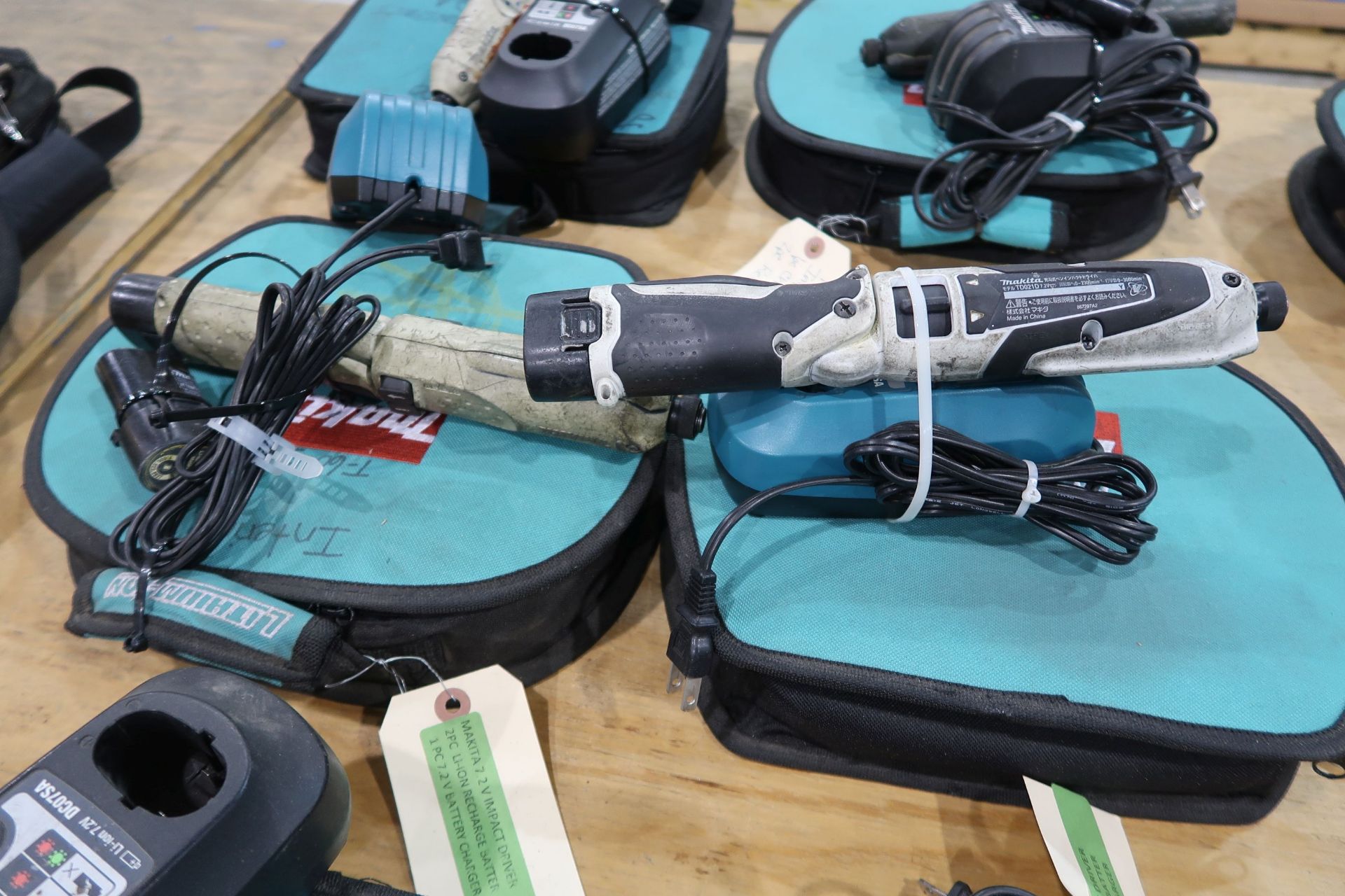 MAKITA MODEL TD020D 7.2 VOLT CORDLESS SCREWDRIVERS WITH CHARGERS - Image 2 of 2